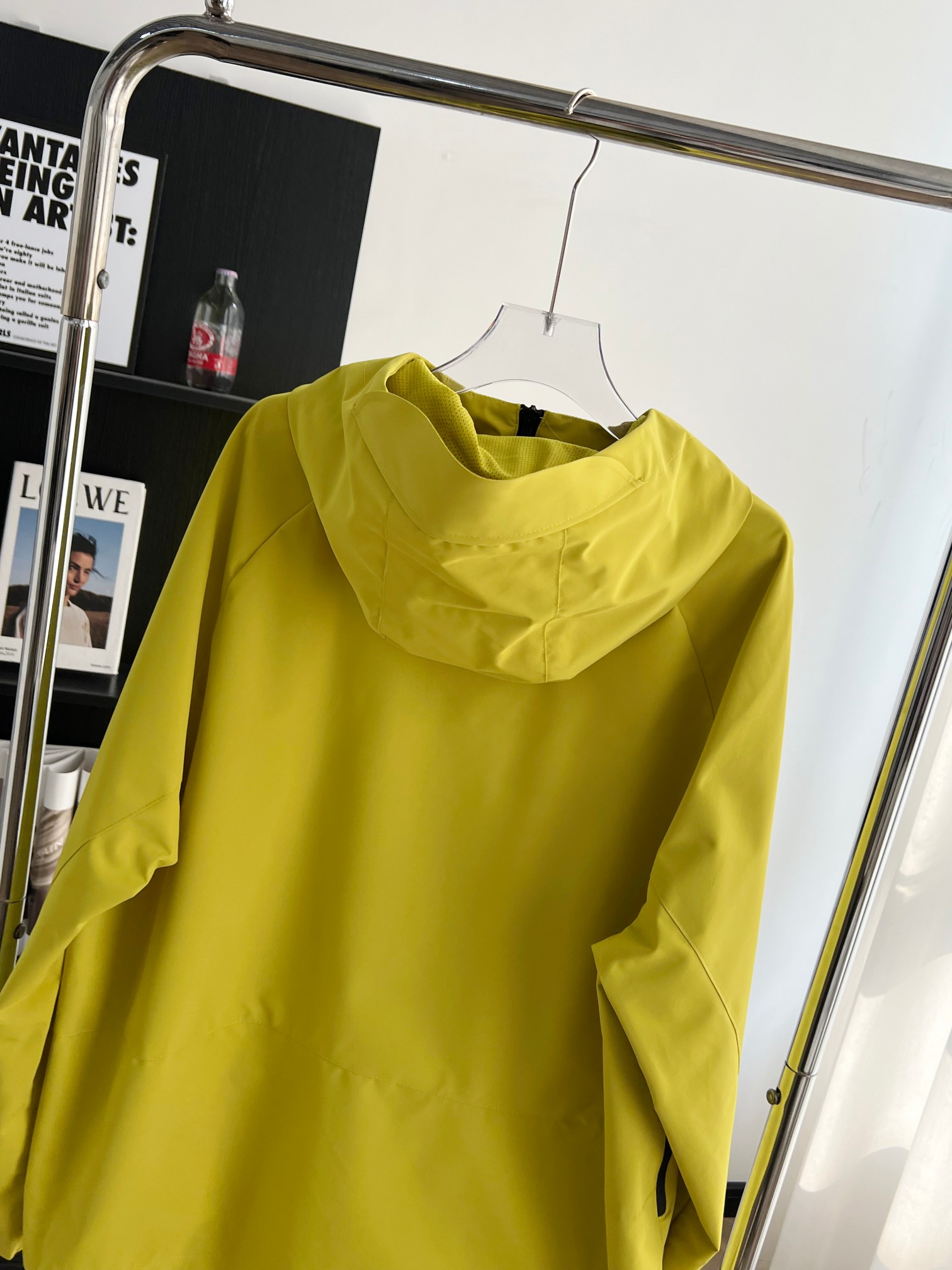 DESSCENTE Outdoor Windproof Jacket – Stylish, Functional, and Versatile in All Sizes - 图片 4