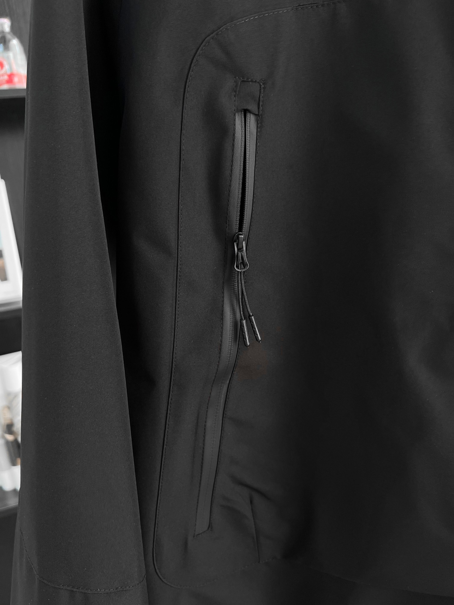 DESSCENTE Windproof Jacket with Functional Cap, High-End Style for All Ages - 图片 7