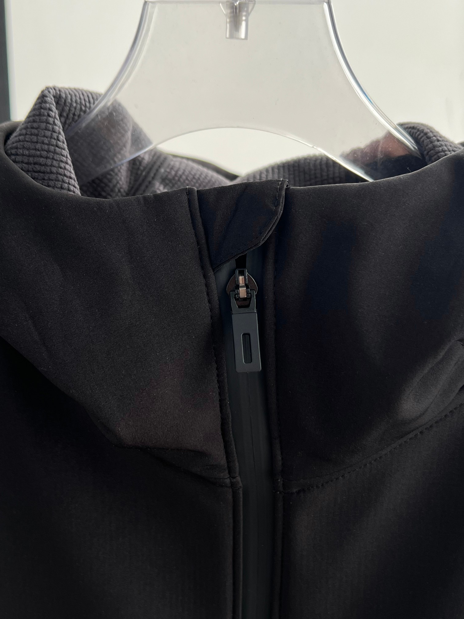Under Armour Andma Overseas Cashier Andremar’s Flair-Proof Air-Breathing Shell - 图片 5