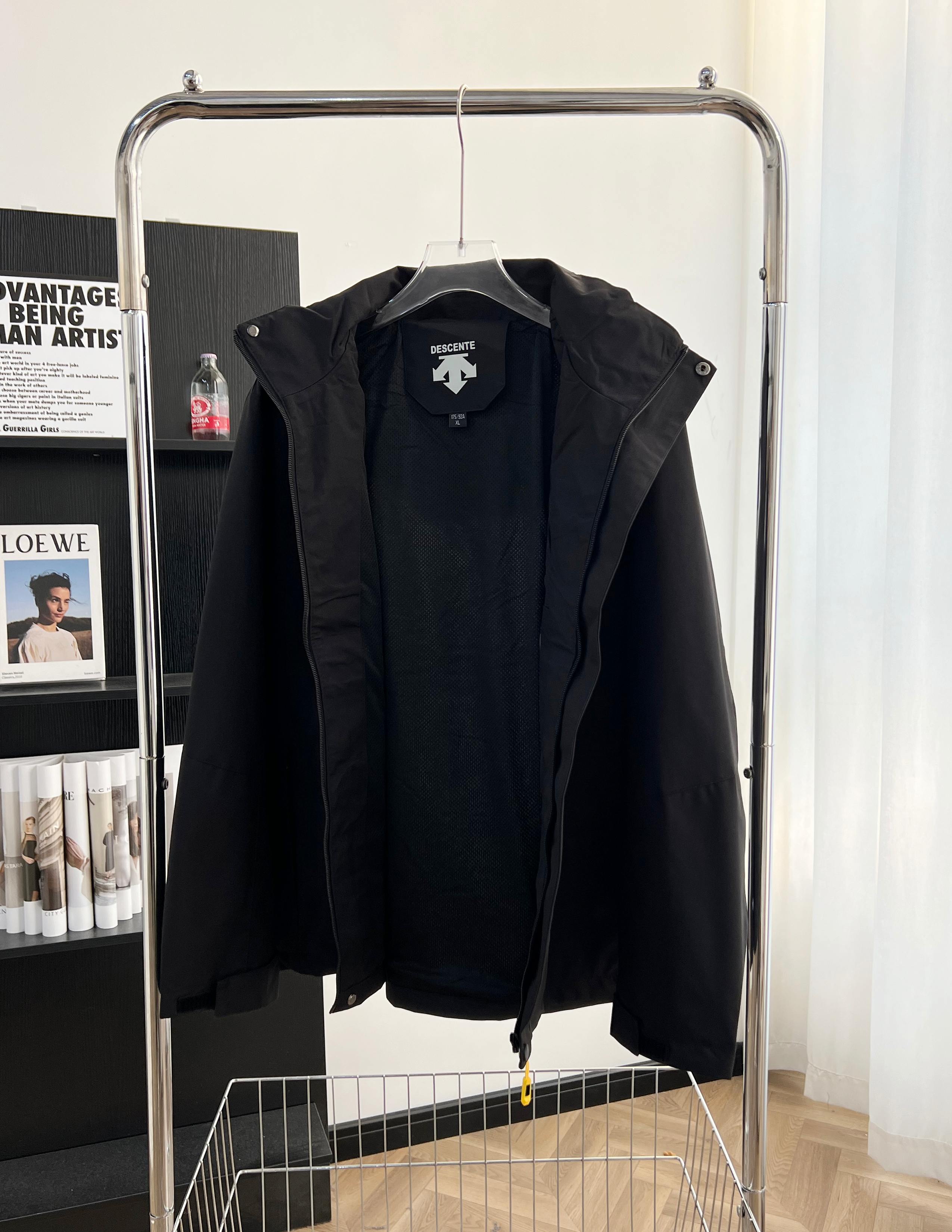 DESSCENTE Windproof Chain Cap Coat: High-End Luxurious Style, Classic Design for All Ages - 图片 4