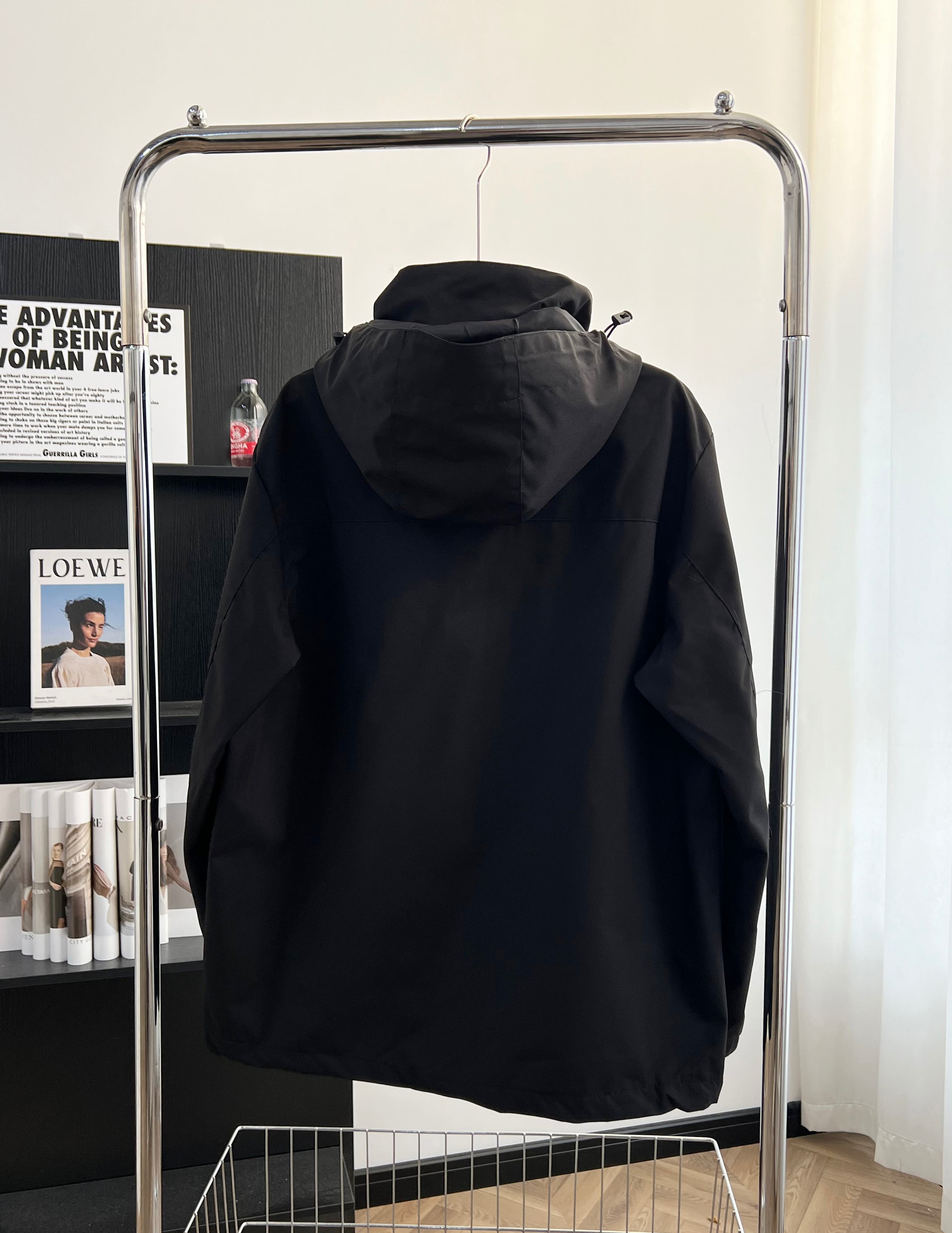 DESSCENTE Windproof Chain Cap Coat: High-End Luxurious Style, Classic Design for All Ages - 图片 2