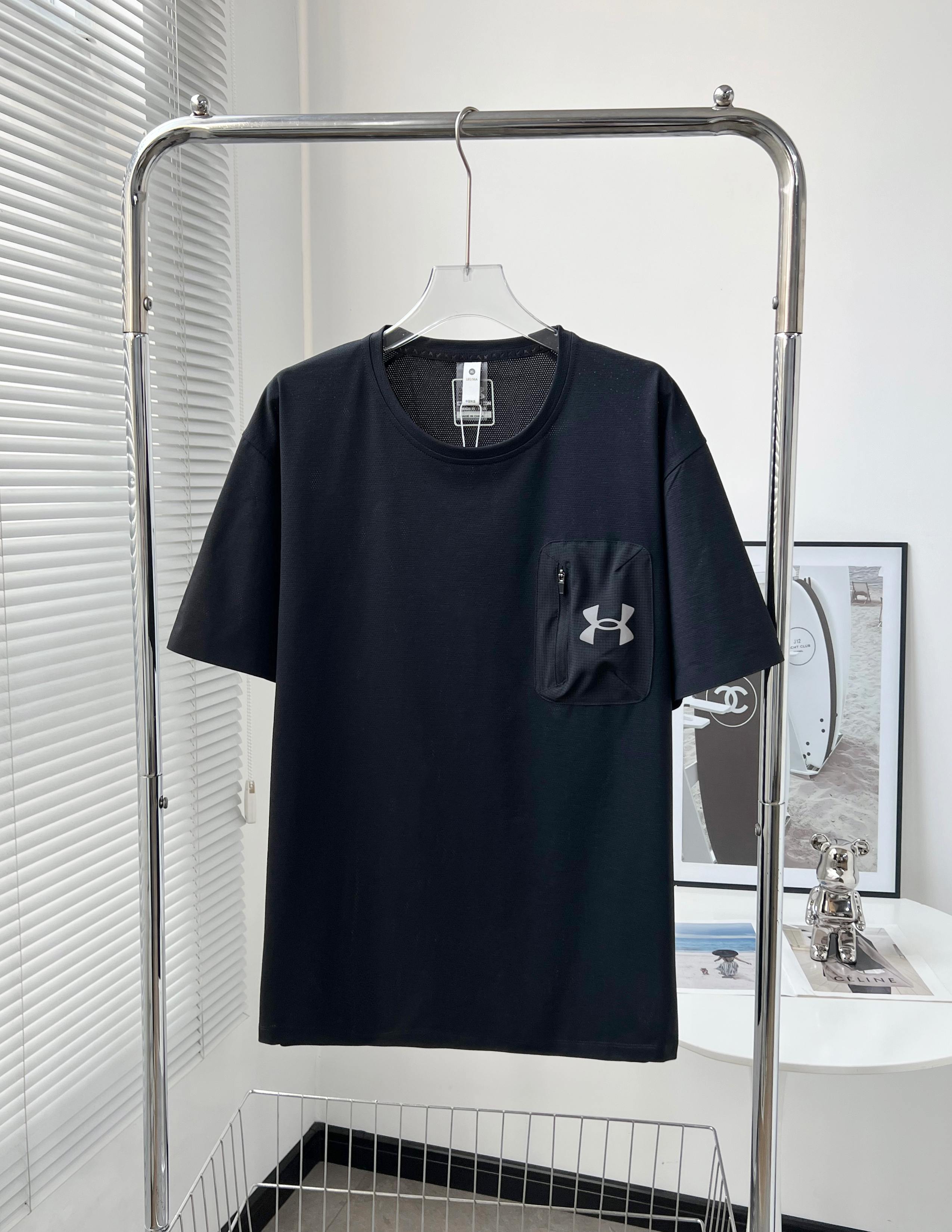 Under Armour Andma Silk Movement T-shirt: Lightweight, Functional Fabric, Unique Design - 图片 6