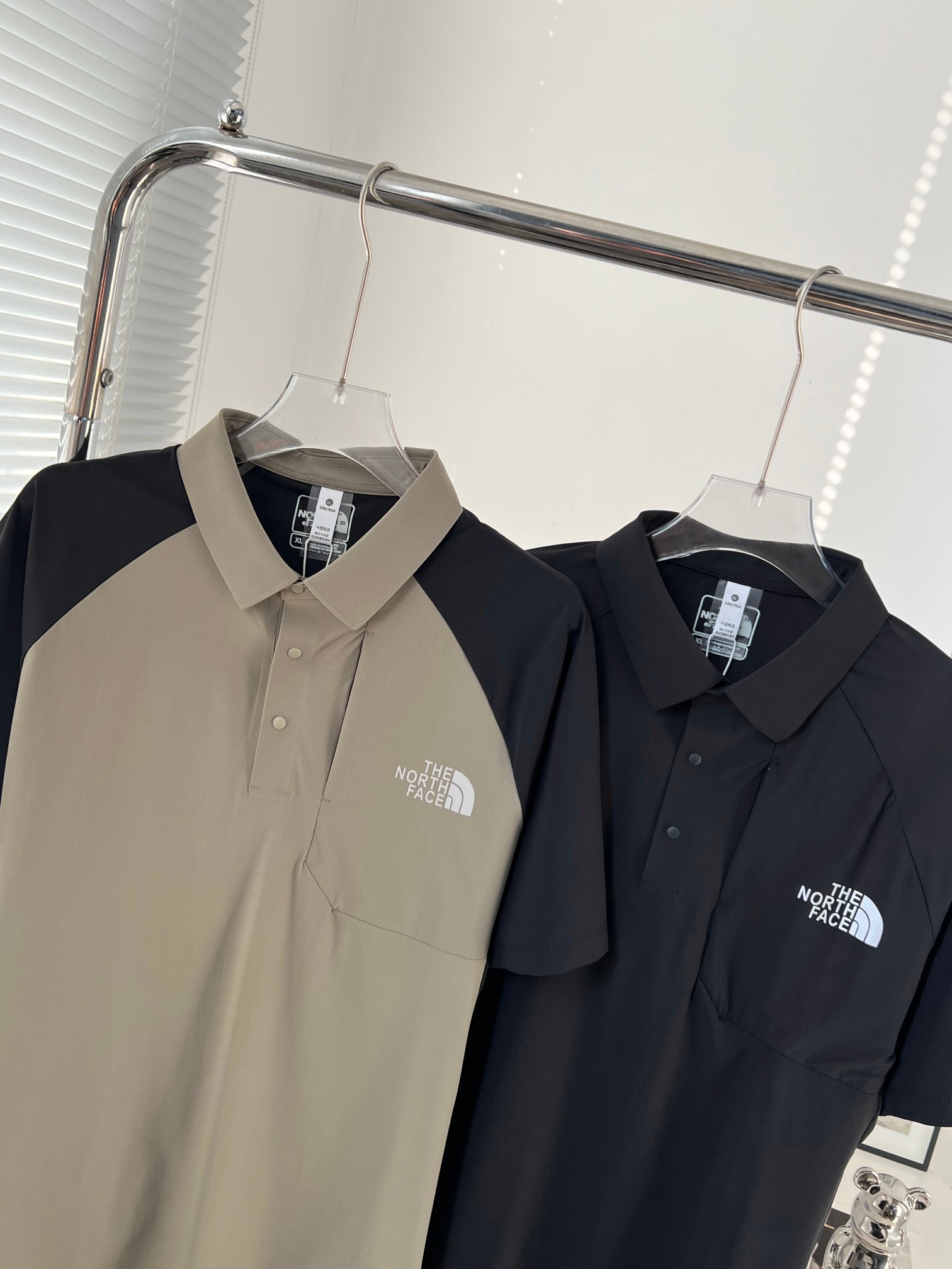 D-X 607# THE NORTH FACE SWITLE Polo: High-Quality, Durable, Stylish in Black and Green Tea - 图片 3