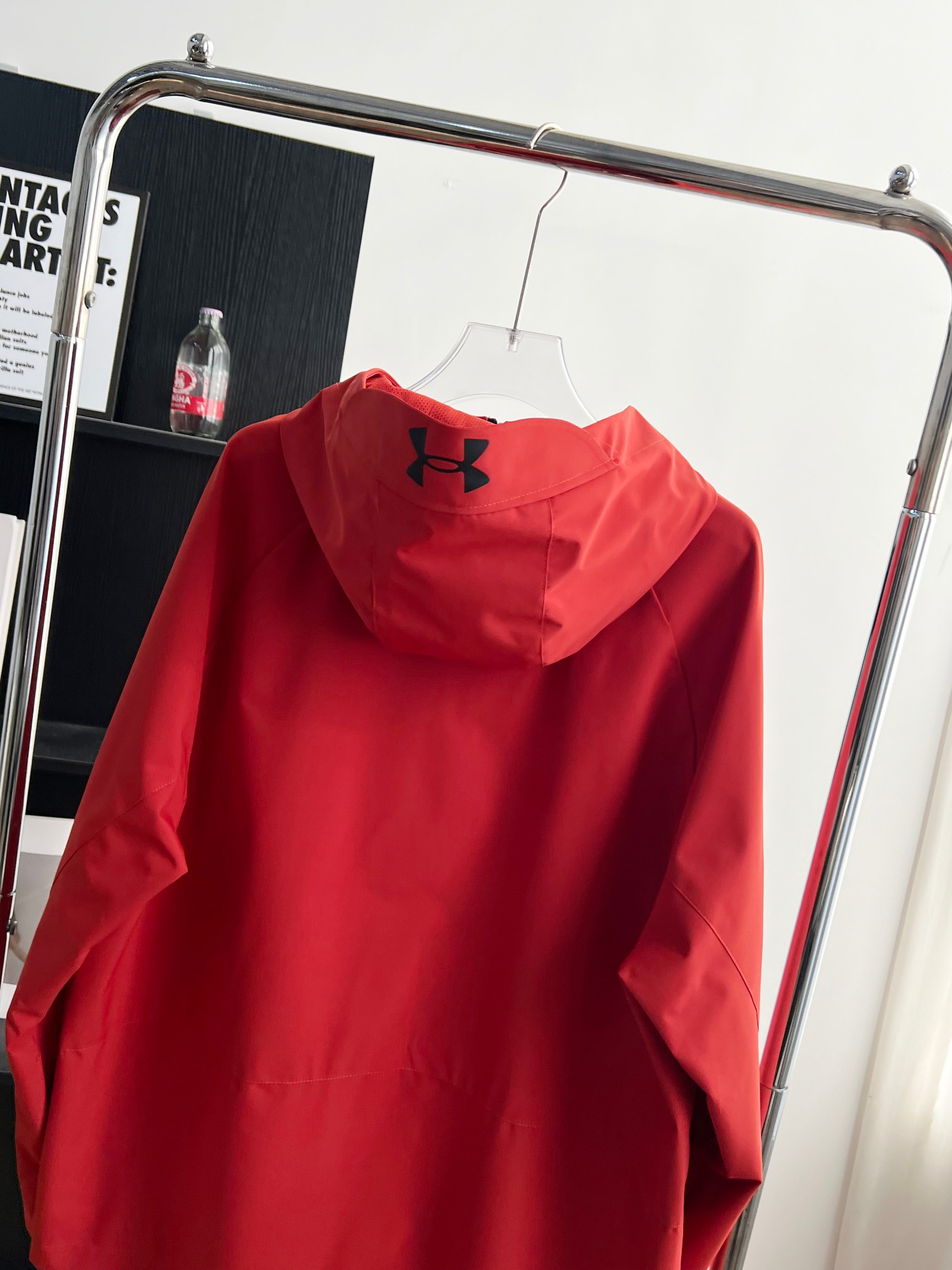 Advanced Technology Hoodie Jacket for Outdoor Enthusiasts – Waterproof, Windproof, and Lightweight - 图片 3