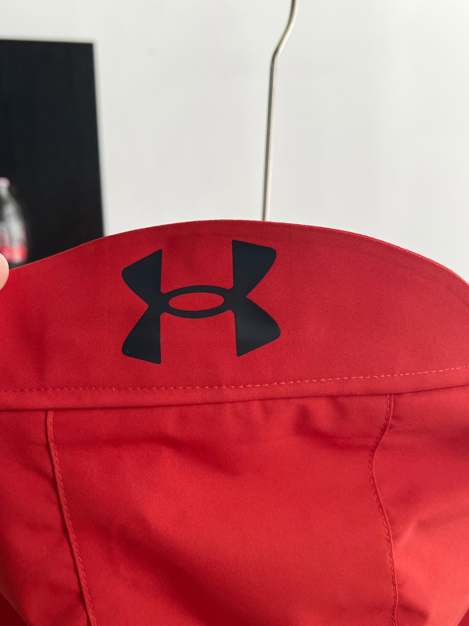 Advanced Technology Hoodie Jacket for Outdoor Enthusiasts – Waterproof, Windproof, and Lightweight - 图片 4