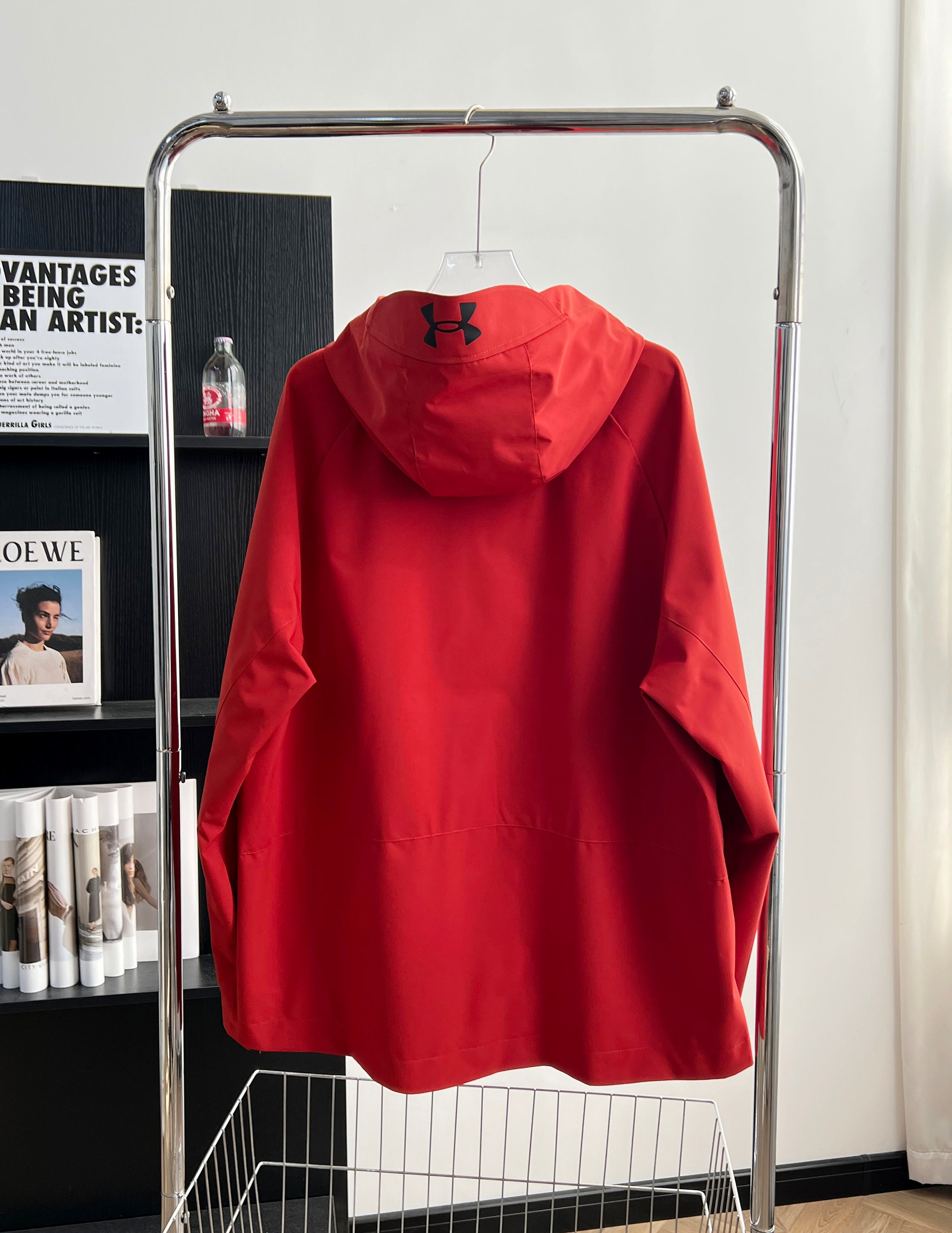 Advanced Technology Hoodie Jacket for Outdoor Enthusiasts – Waterproof, Windproof, and Lightweight - 图片 2