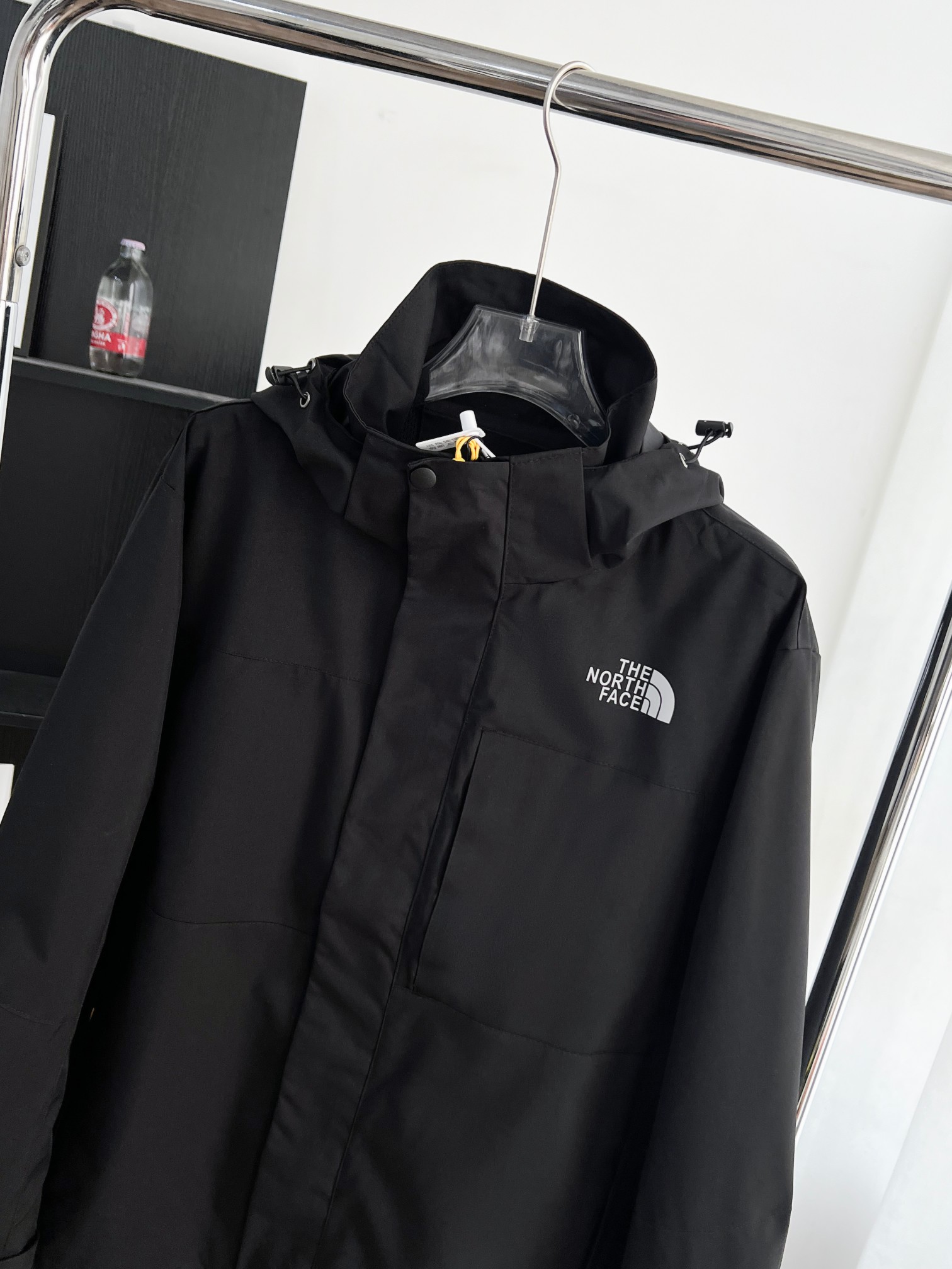 The North Face Men's WindWall Hooded Softshell Jacket - Windproof & Water-Resistant 5 a1740660842583 4733