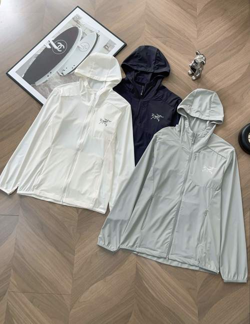 Arc'teryx Squamish Hooded Wind Shell Jacket - Lightweight & Packable 1 Arc'teryx Squamish Hooded Wind Shell Jacket - Lightweight & Packable
