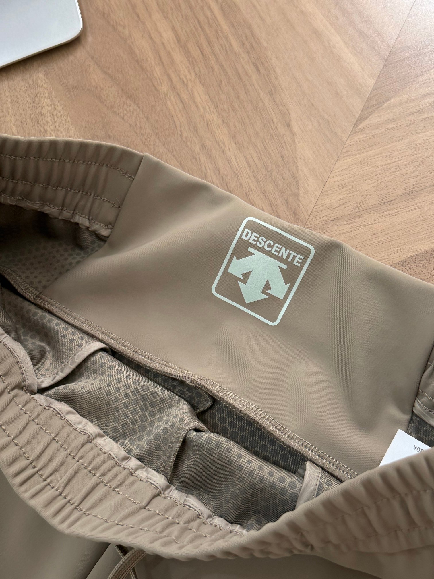 Descente Men's Woven Training Pants - Comfortable & Stylish, Sizes M to 3XL 6 a1755427226228 5300