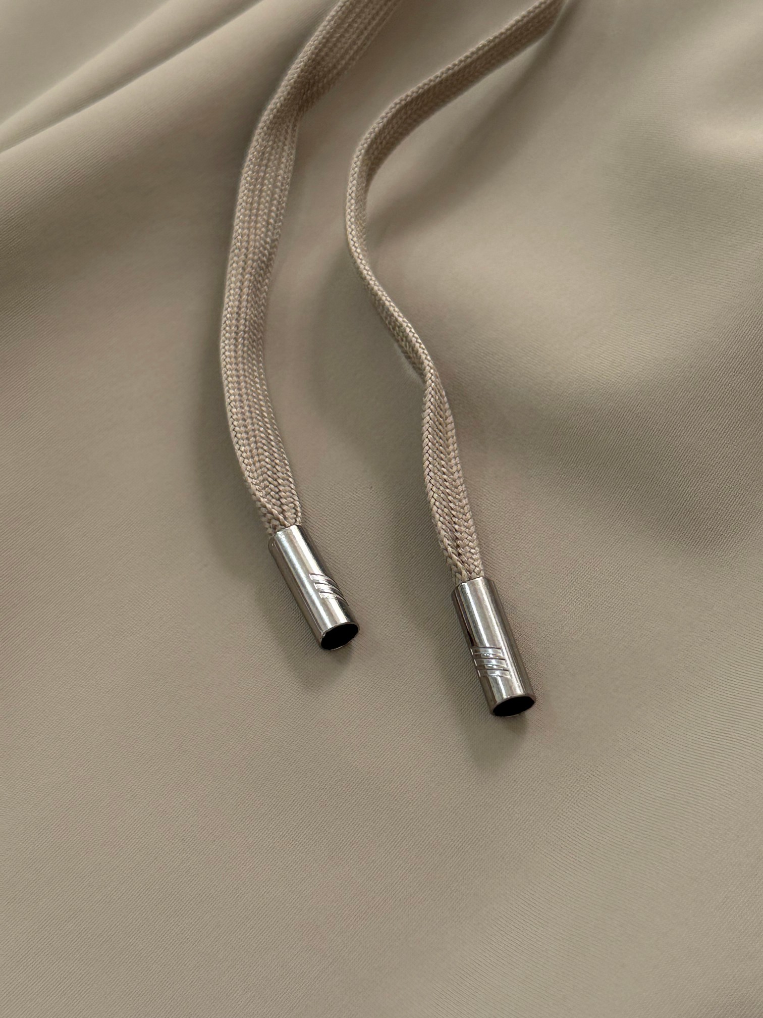 Descente Men's Woven Training Pants - Comfortable & Stylish, Sizes M to 3XL 8 a1755427256047 4165