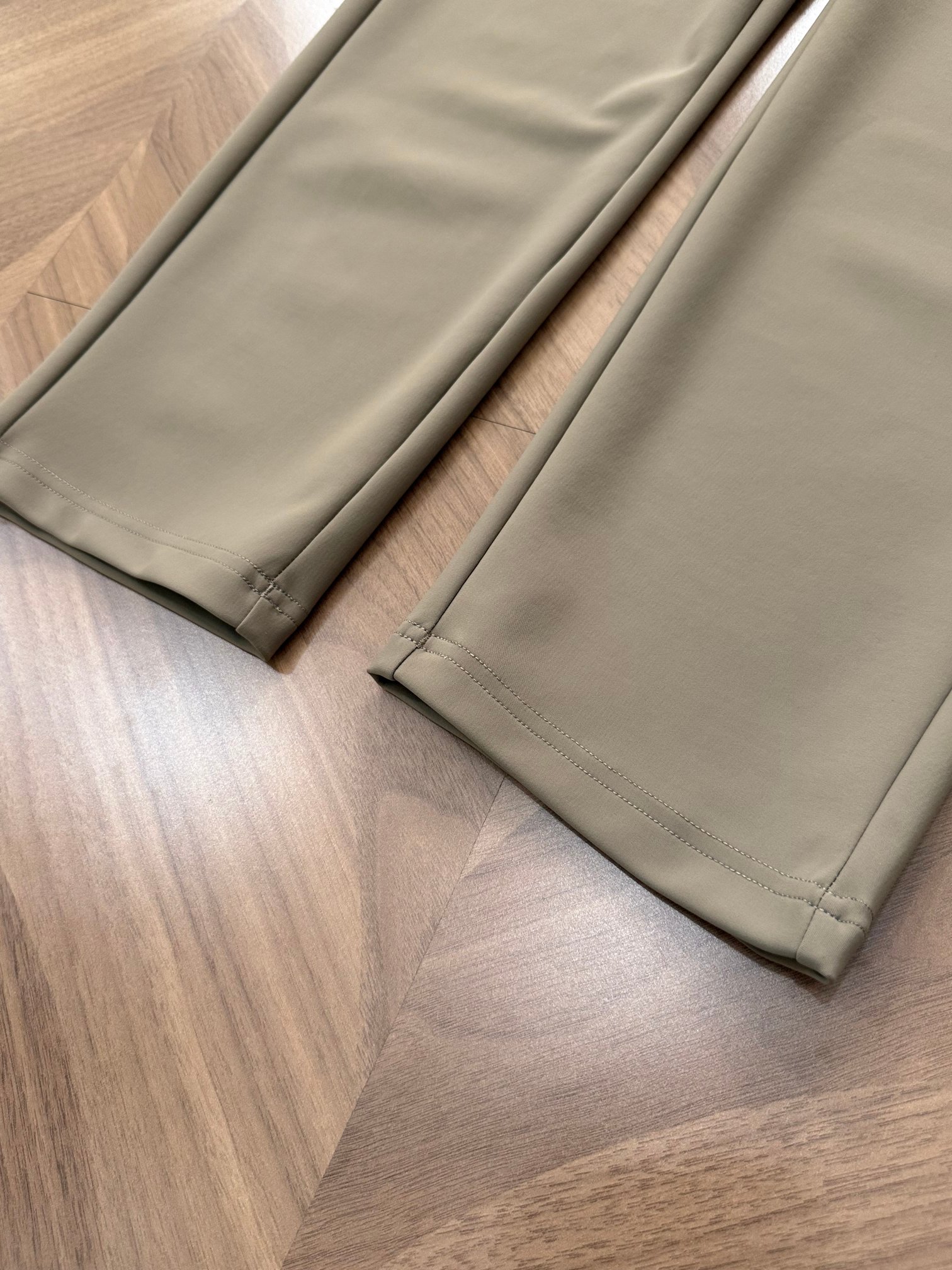 Descente Men's Woven Training Pants - Comfortable & Stylish, Sizes M to 3XL 9 a1755427256088 8303