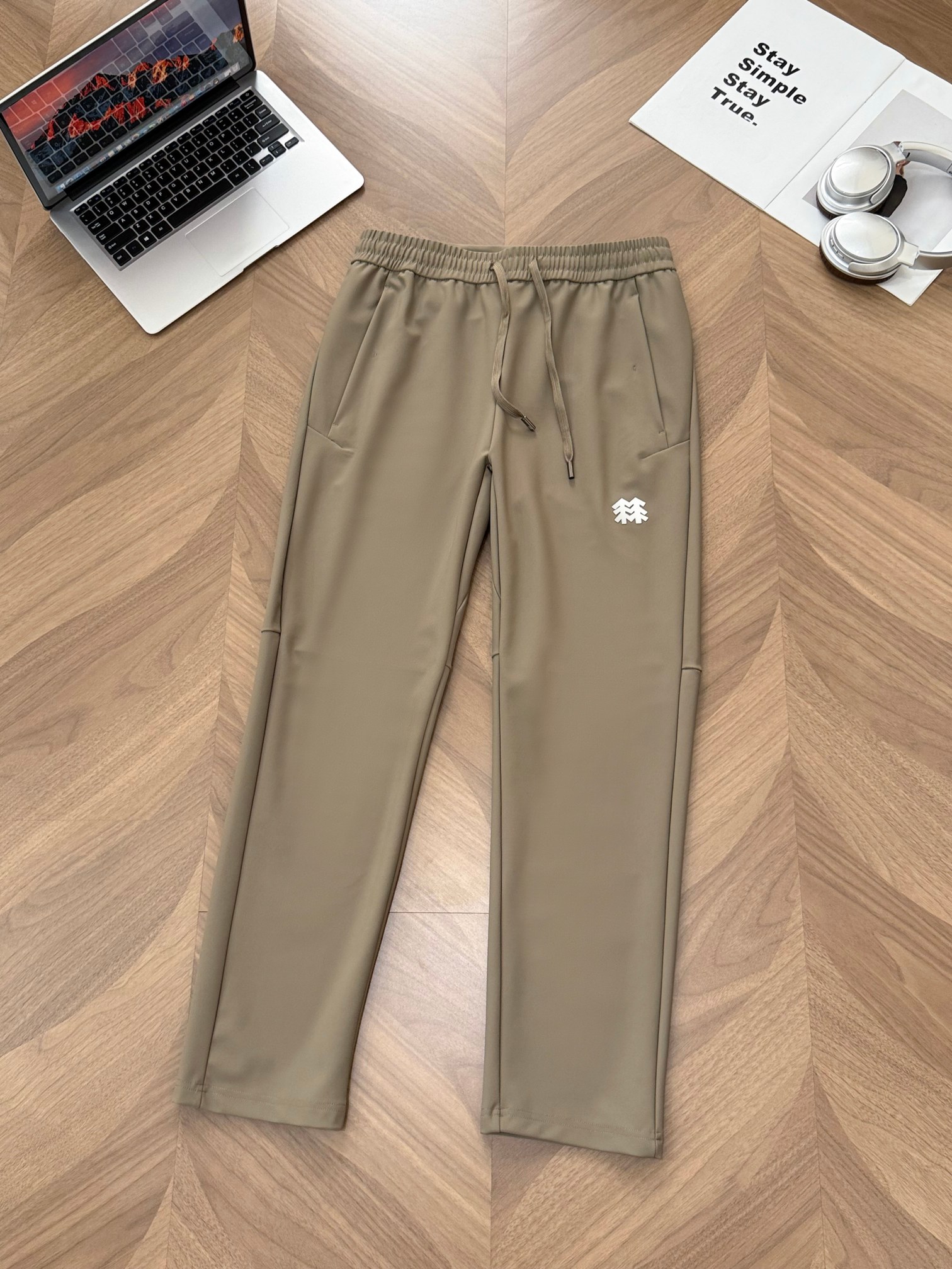 KOLON SPORT Men's Elastic Softshell Pants - Comfortable Outdoor Trousers