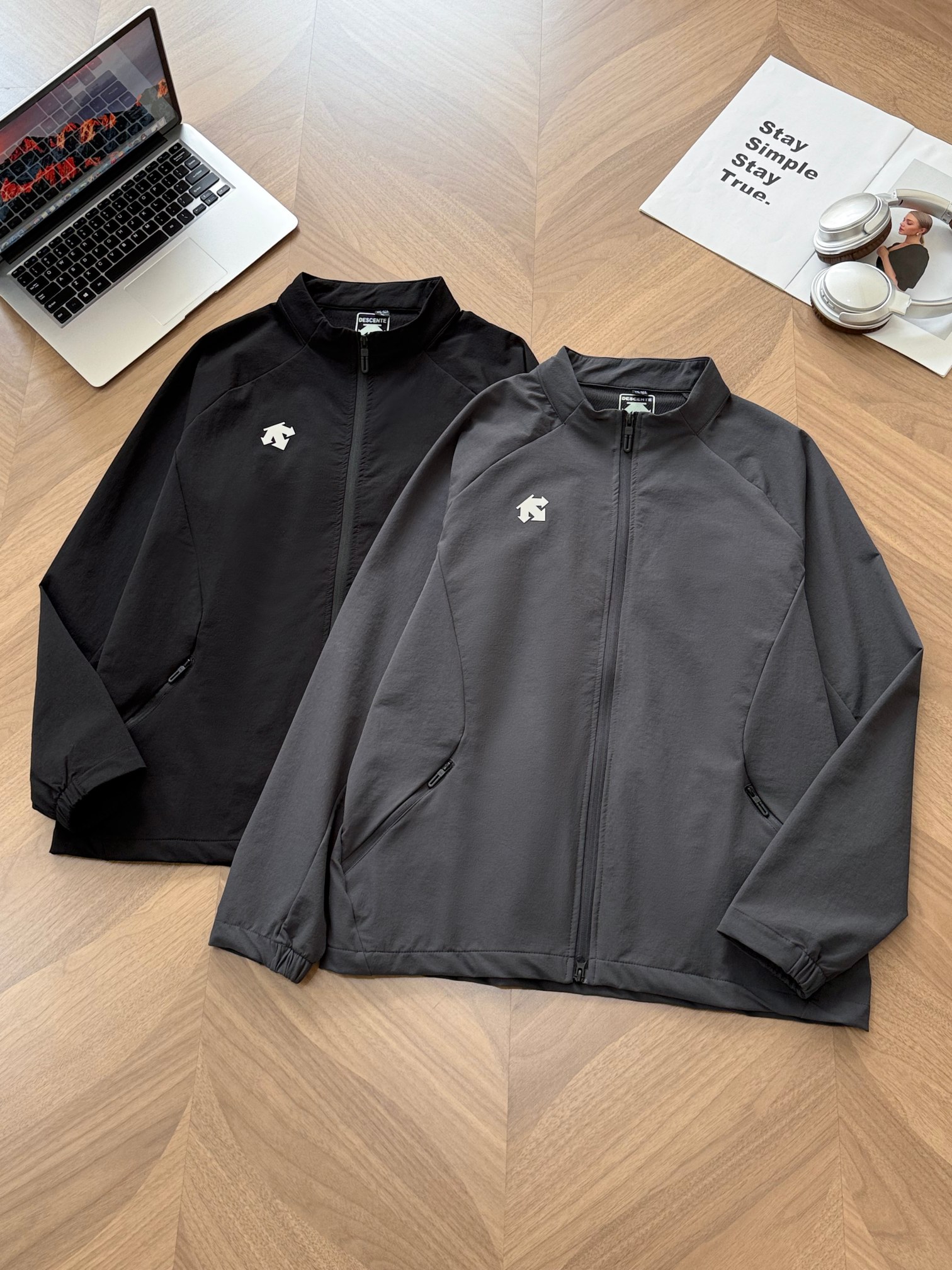 Descente Men's High Collar Knit Jacket, Versatile Outdoor Leisure Style