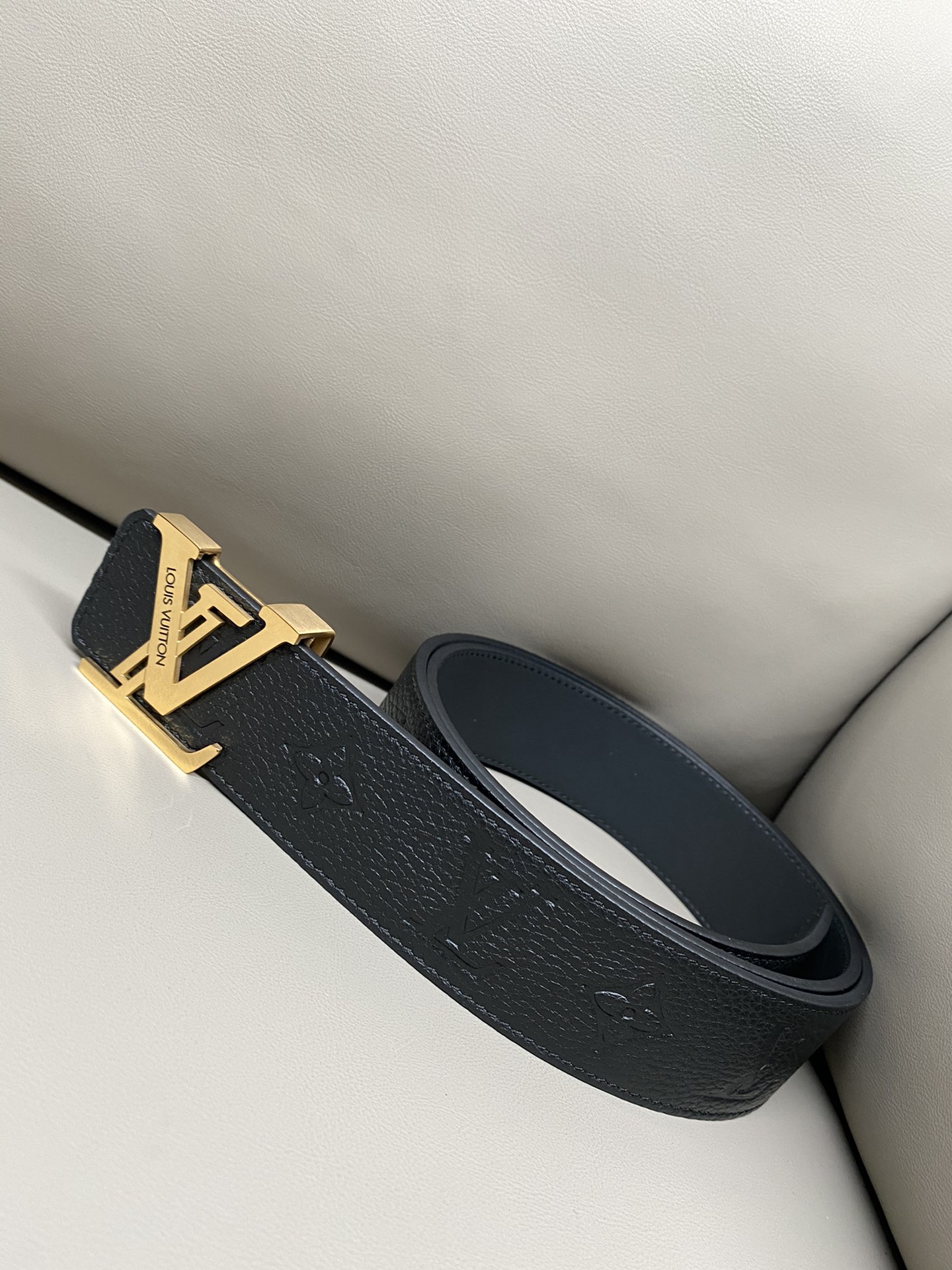  lv 路易威登 4.0热压立体小牛皮 高品质钢扣 金白 新款同步更新