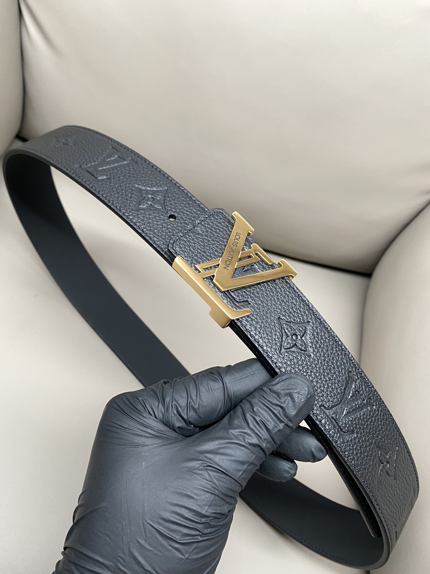  lv 路易威登 4.0热压立体小牛皮 高品质钢扣 金白 新款同步更新