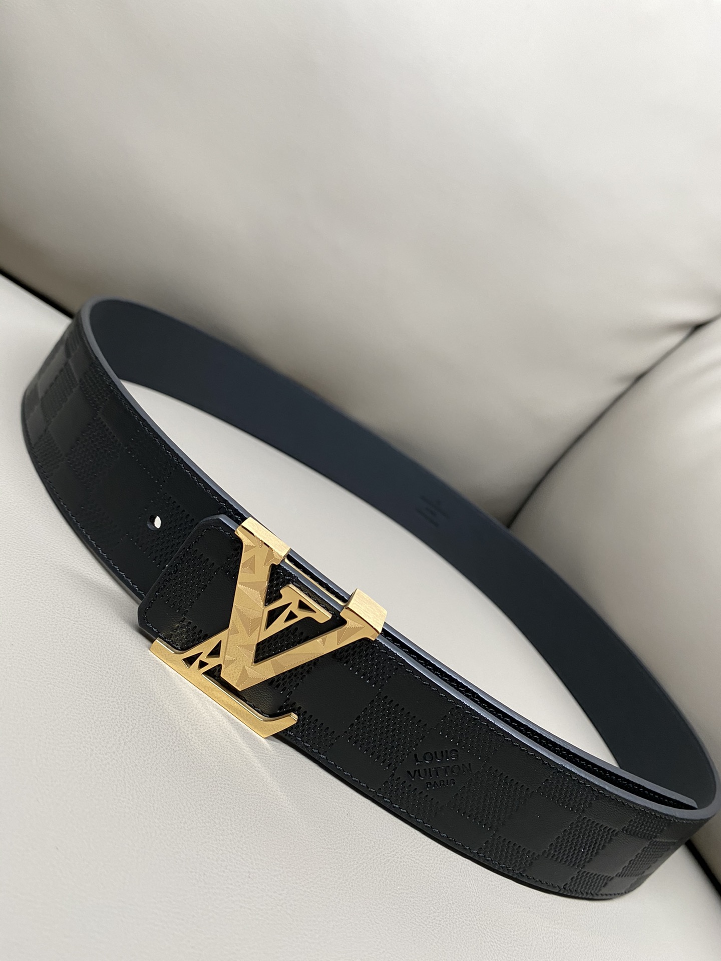  lv 路易威登 4.0热压立体小牛皮 高品质钢扣 金白 新款同步更新