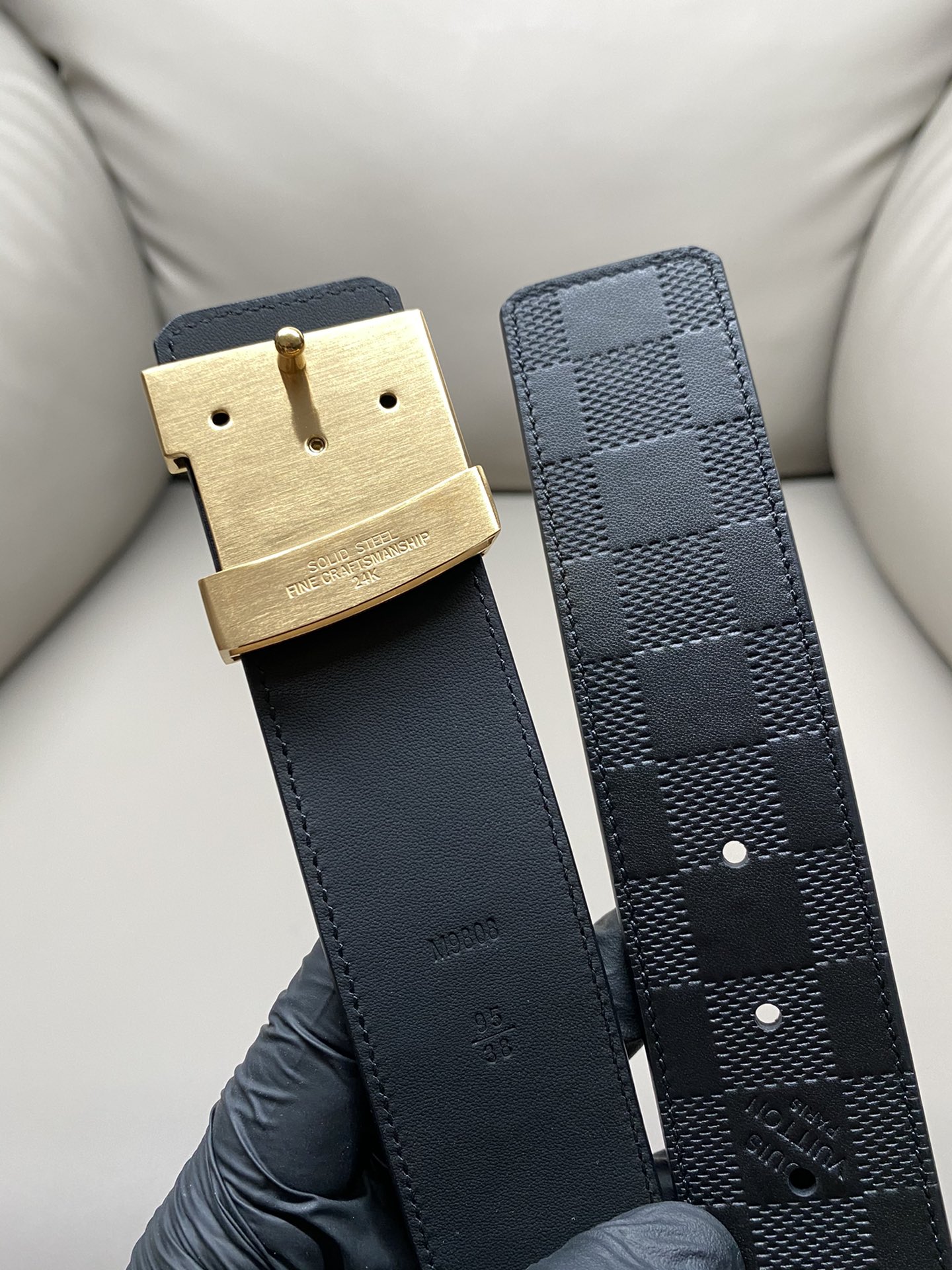  lv 路易威登 4.0热压立体小牛皮 高品质钢扣 金白 新款同步更新
