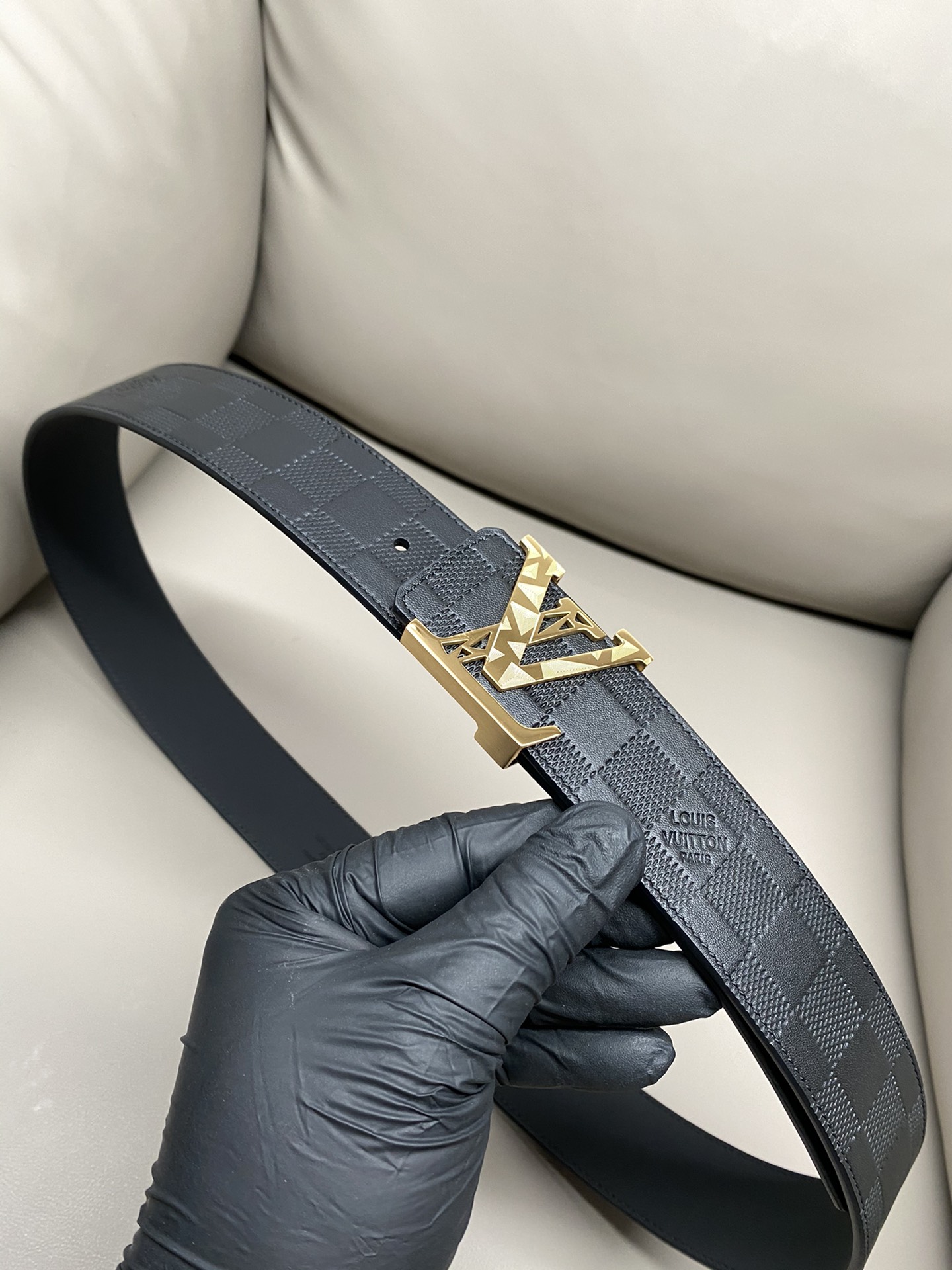  lv 路易威登 4.0热压立体小牛皮 高品质钢扣 金白 新款同步更新