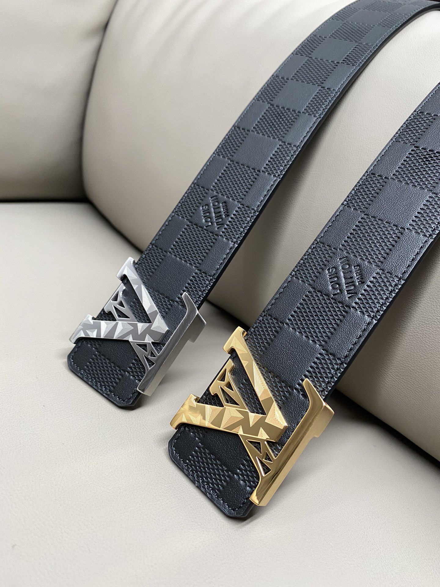  lv 路易威登 4.0热压立体小牛皮 高品质钢扣 金白 新款同步更新