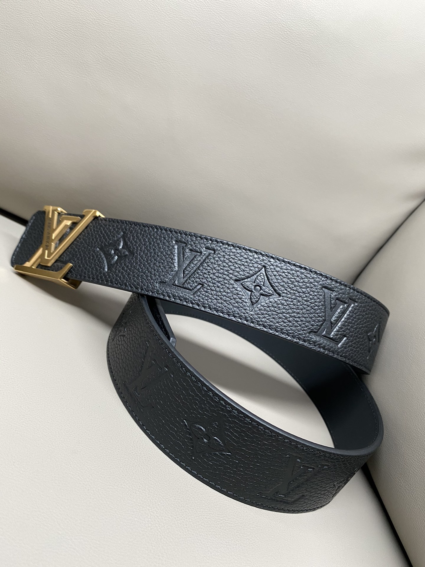  lv 路易威登 4.0热压立体小牛皮 高品质钢扣 金白 新款同步更新