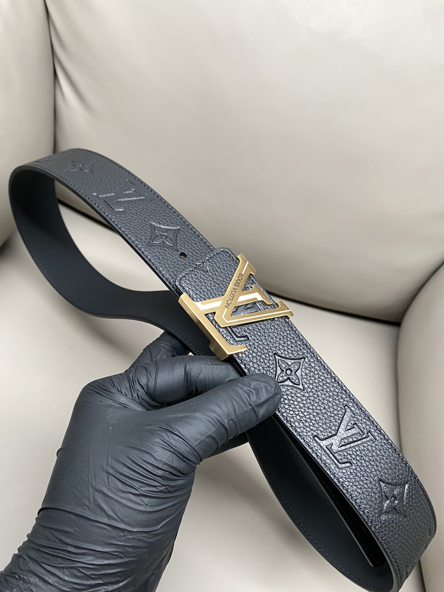  lv 路易威登 4.0热压立体小牛皮 高品质钢扣 金白 新款同步更新