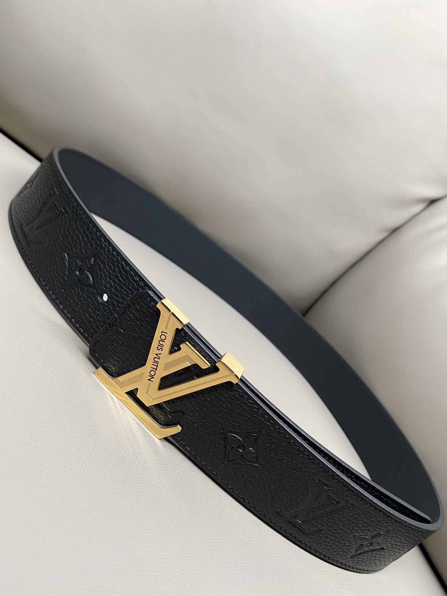  lv 路易威登 4.0热压立体小牛皮 高品质钢扣 金白 新款同步更新