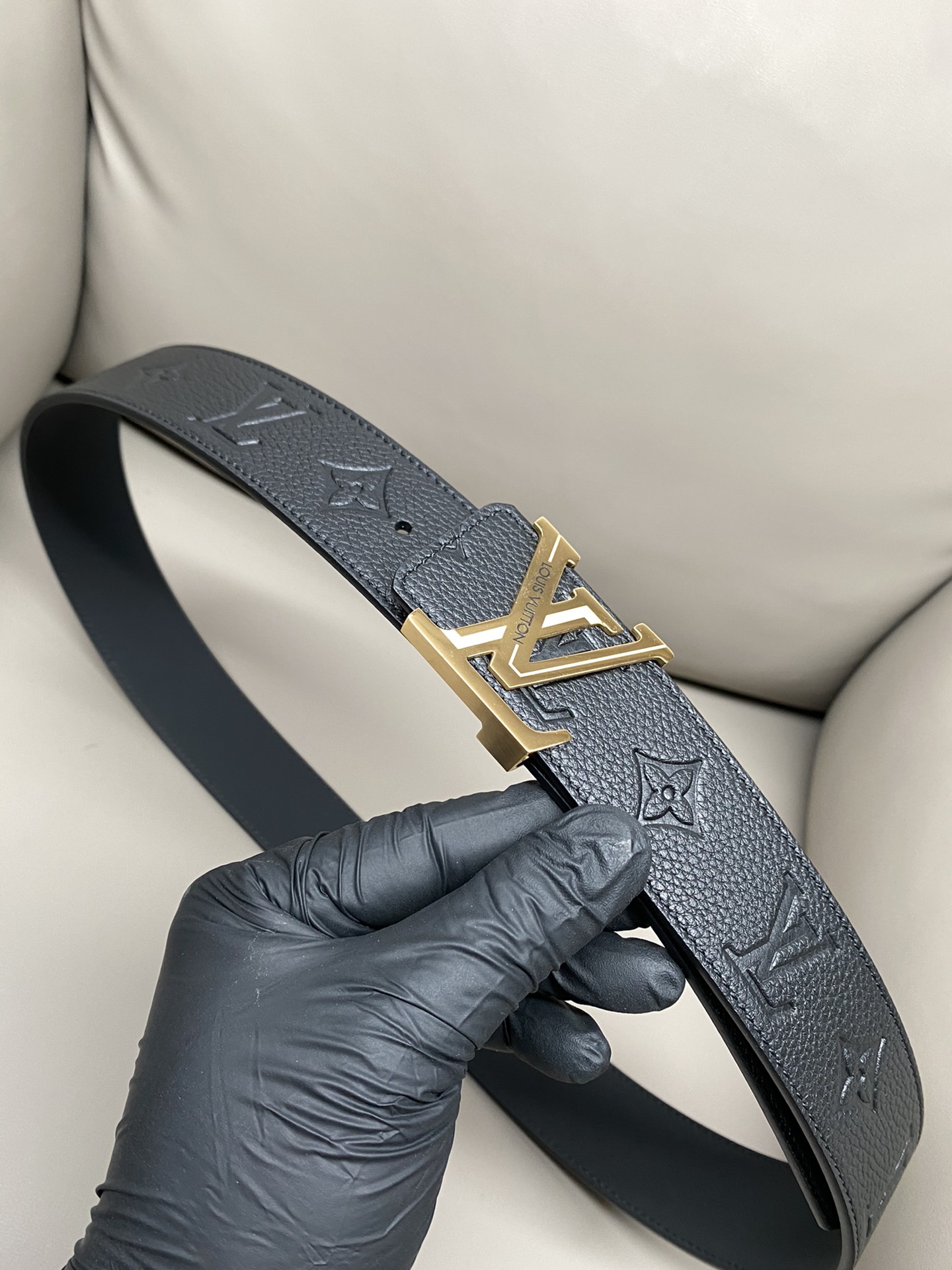  lv 路易威登 4.0热压立体小牛皮 高品质钢扣 金白 新款同步更新
