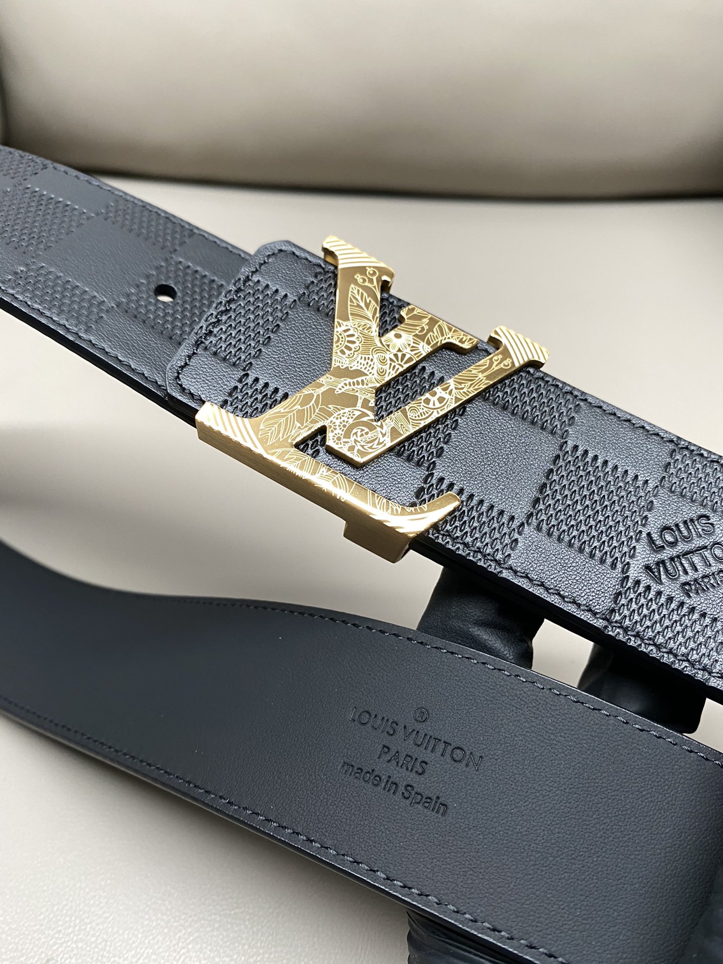  lv 路易威登 4.0热压立体小牛皮 高品质钢扣 金白 新款同步更新