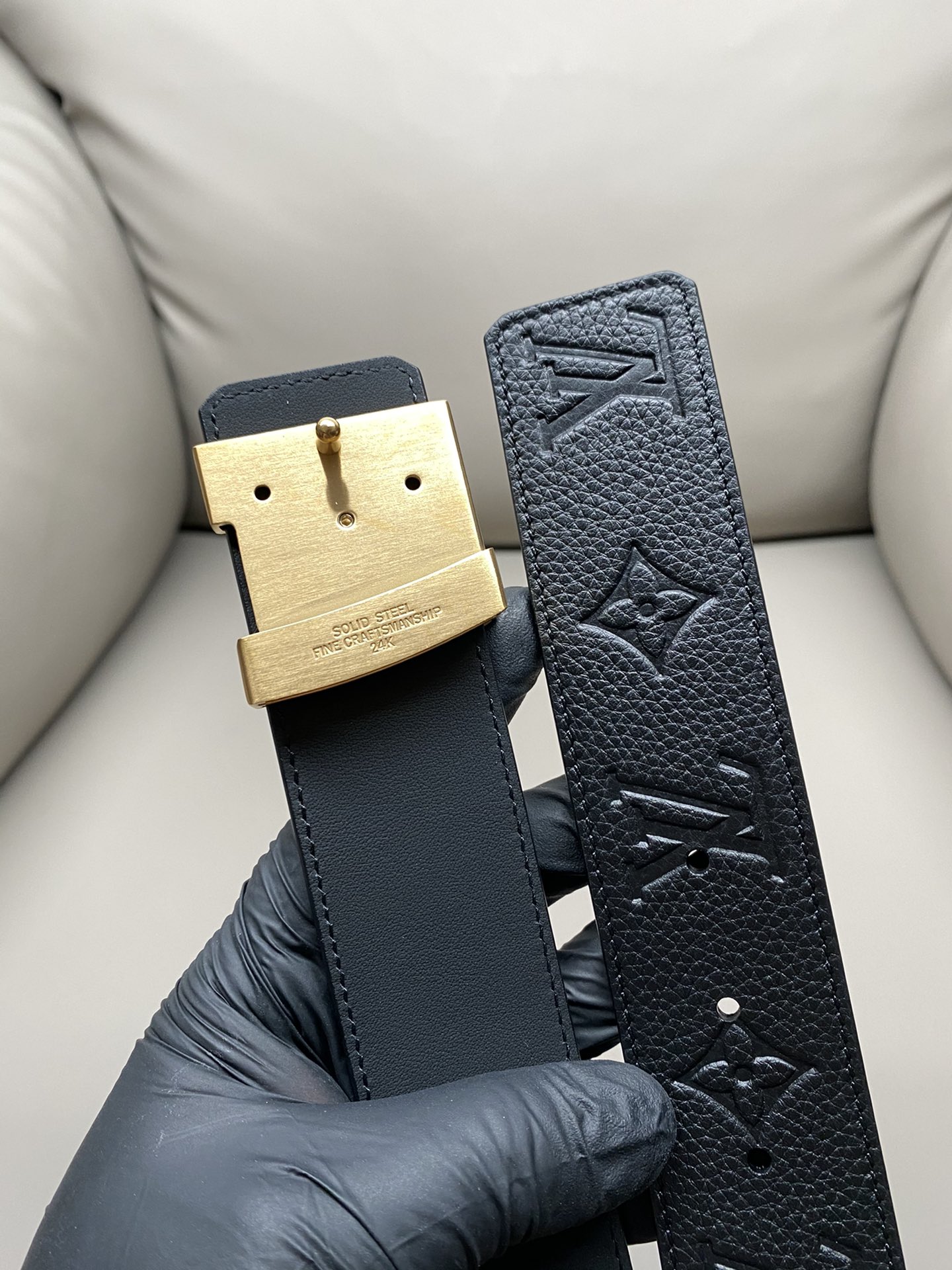 lv 路易威登 4.0热压立体小牛皮 高品质钢扣 金白 新款同步更新