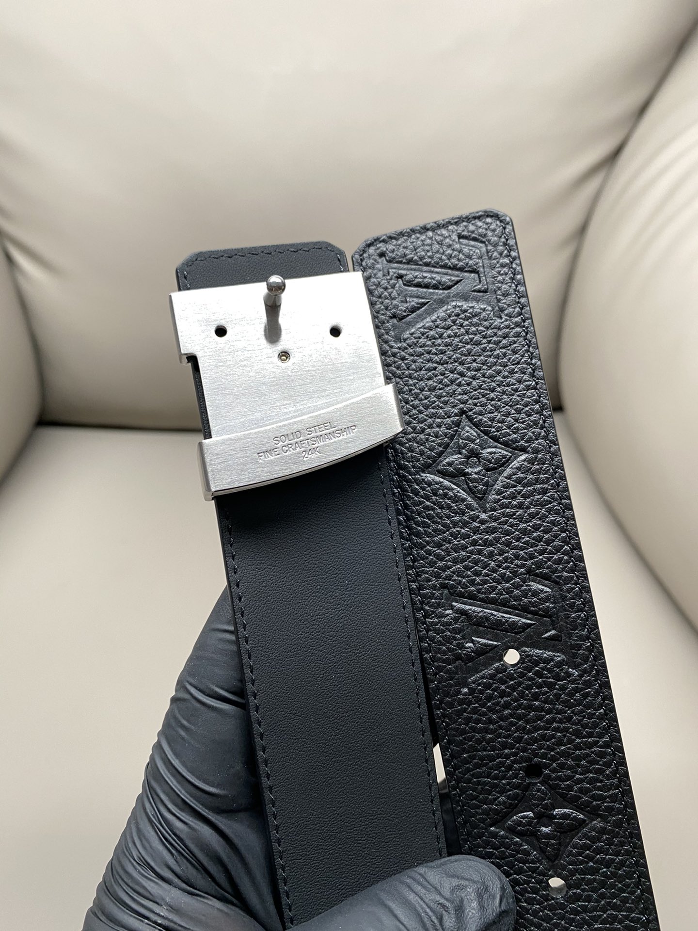  lv 路易威登 4.0热压立体小牛皮 高品质钢扣 金白 新款同步更新