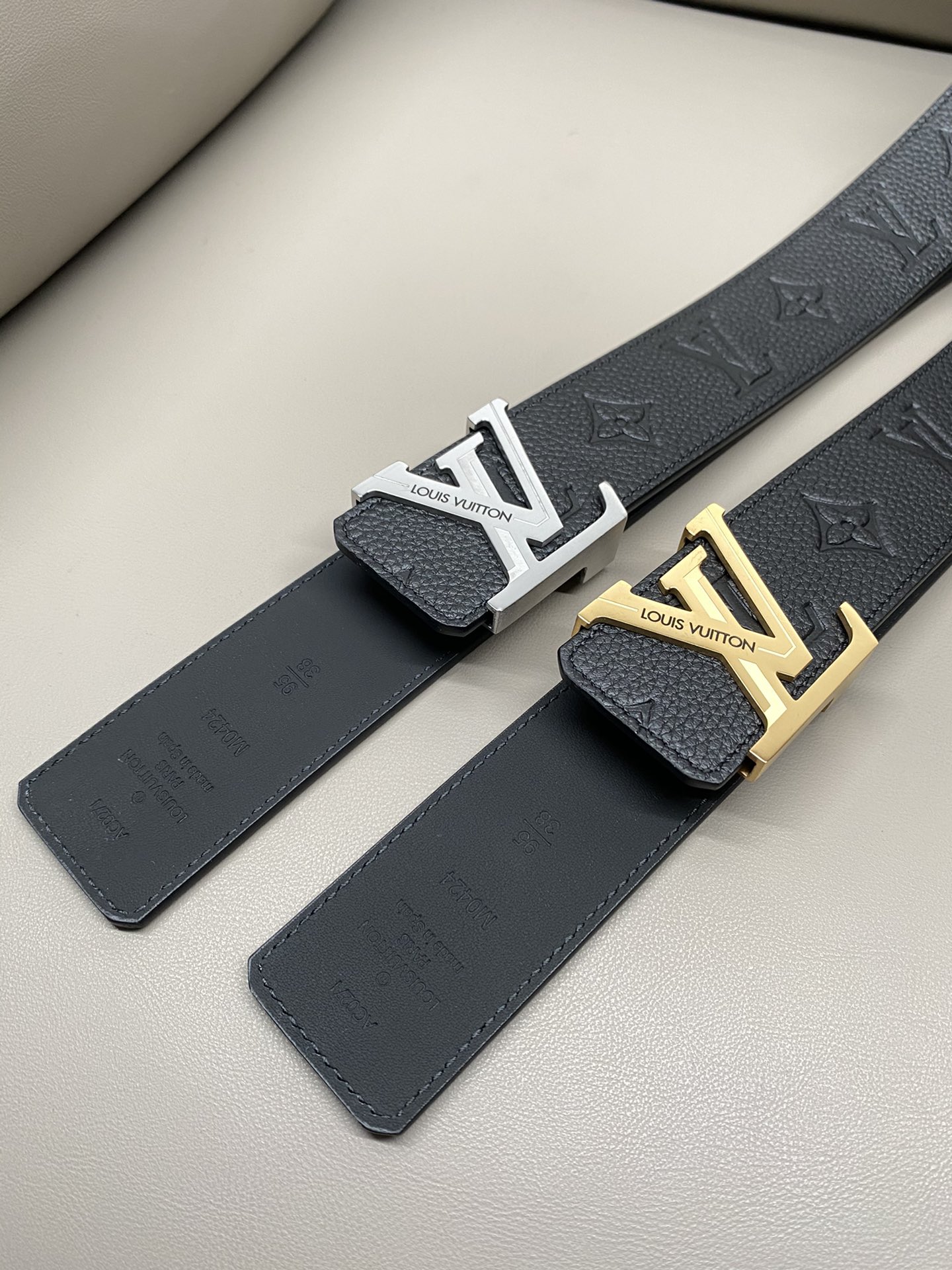  lv 路易威登 4.0热压立体小牛皮 高品质钢扣 金白 新款同步更新