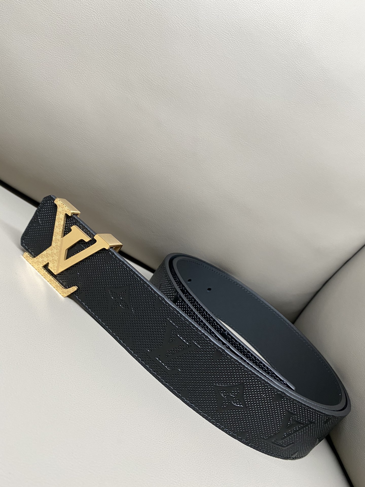  lv 路易威登 4.0热压立体小牛皮 高品质钢扣 金白 新款同步更新