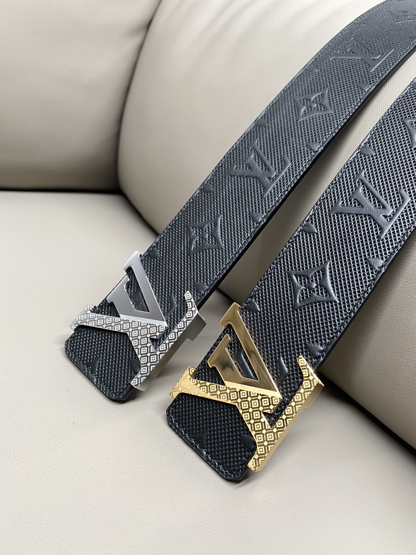  lv 路易威登 4.0热压立体小牛皮 高品质钢扣 金白 新款同步更新