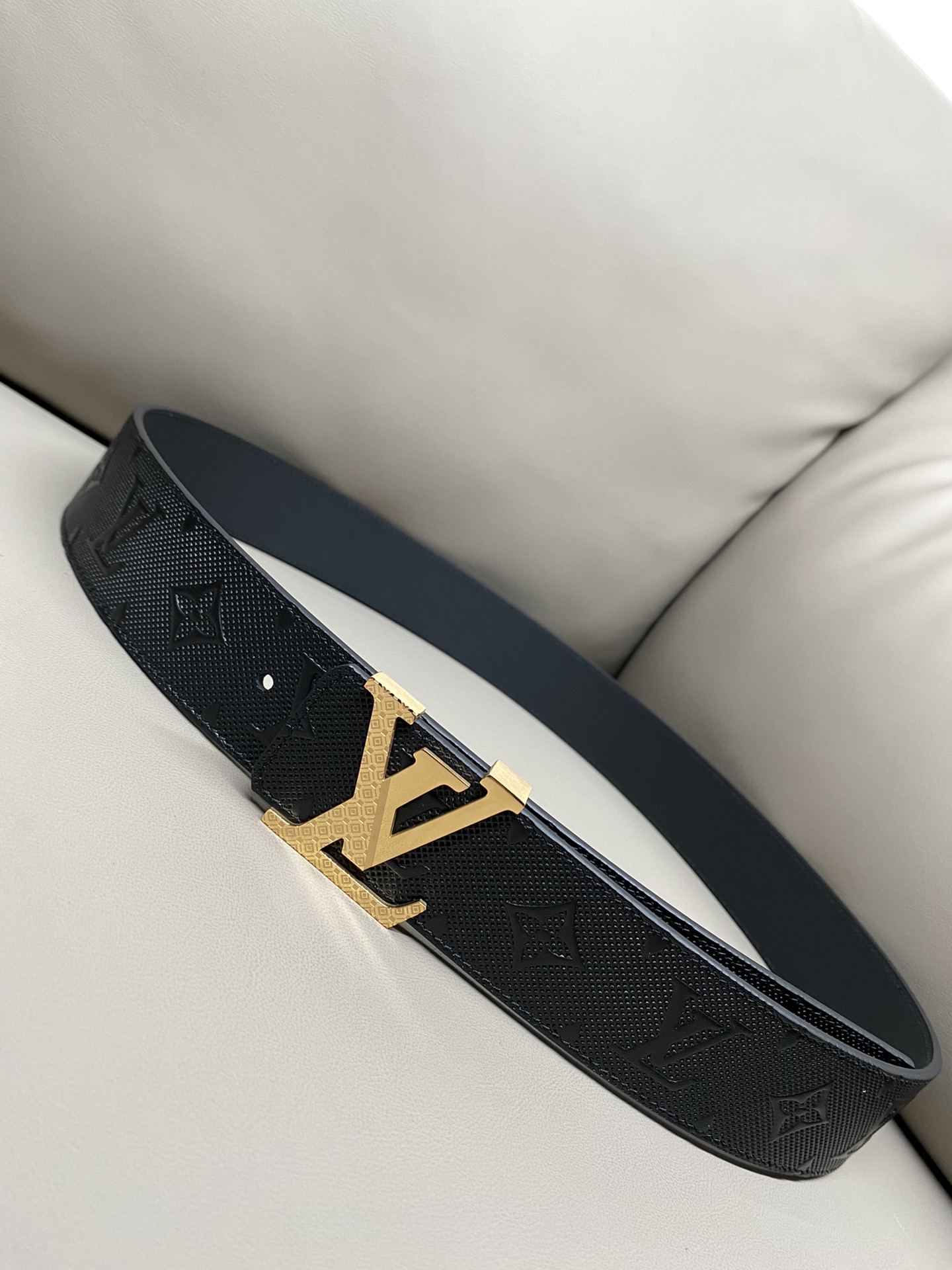  lv 路易威登 4.0热压立体小牛皮 高品质钢扣 金白 新款同步更新