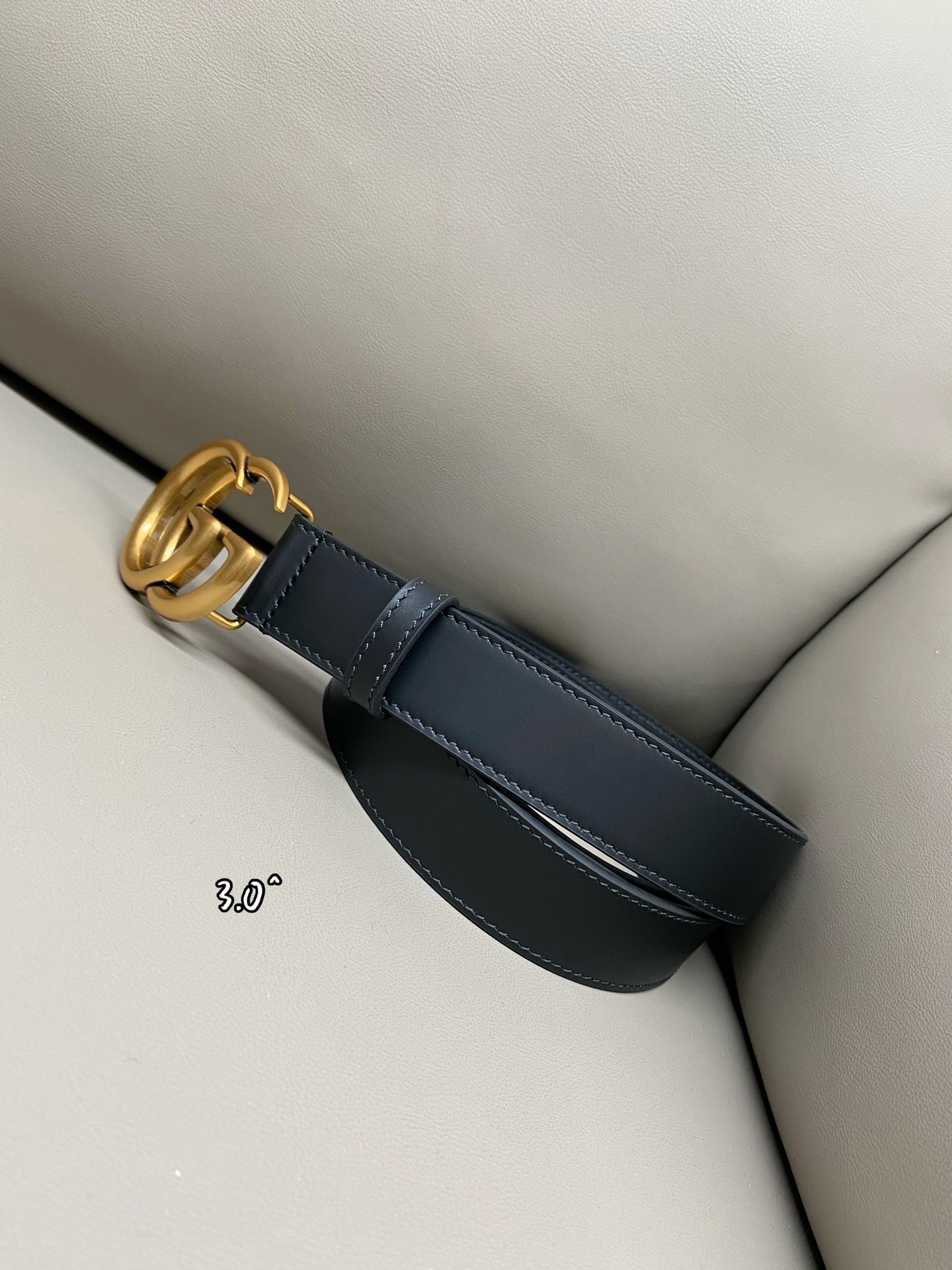 GG 男女同款Marmont系列闪亮带扣牛皮革腰带-Chinese wholesaler seller Clothes Bags handbags wholesale Shoes High Quatity wholesaler seller Cheap Sneakers from China Factory Chinese suppliers china wholesale clothing wholesaler seller GG 男女同款Marmont系列闪亮带扣牛皮革腰带