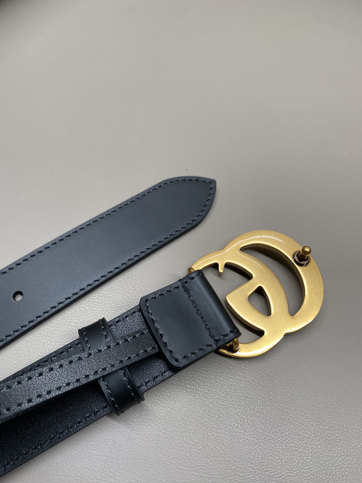 GG 男女同款Marmont系列闪亮带扣牛皮革腰带-Chinese wholesaler seller Clothes Bags handbags wholesale Shoes High Quatity wholesaler seller Cheap Sneakers from China Factory Chinese suppliers china wholesale clothing wholesaler seller GG 男女同款Marmont系列闪亮带扣牛皮革腰带