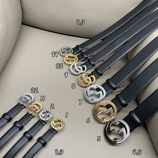 Flat Marmont系列腰带3.0宽度 2026春夏系列全新上市。男女士腰带以简约利落的扁平造型焕新演绎品牌标志性双 Flat Marmont系列腰带3.0宽度 2026春夏系列全新上市。男女士腰带以简约利落的扁平造型焕新演绎品牌标志性双