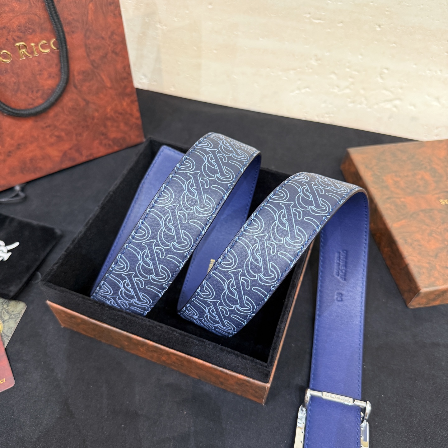 🅿️249 Stefano Ricci /🆕新款原單品質/精品經典鹰头鋼扣 底桥雕刻logo🐭原版压纹牛皮進口底皮-寬度38毫米