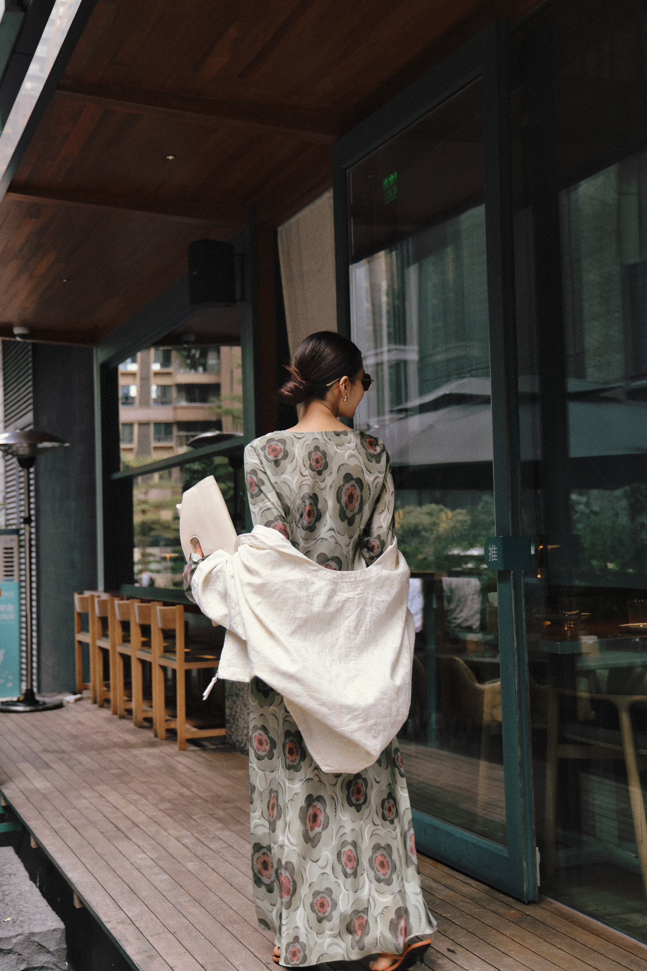 “High-Quality Women’s Clothes with Unique Chinese Wind and Fragrance VIVIENNE” - 图片 8