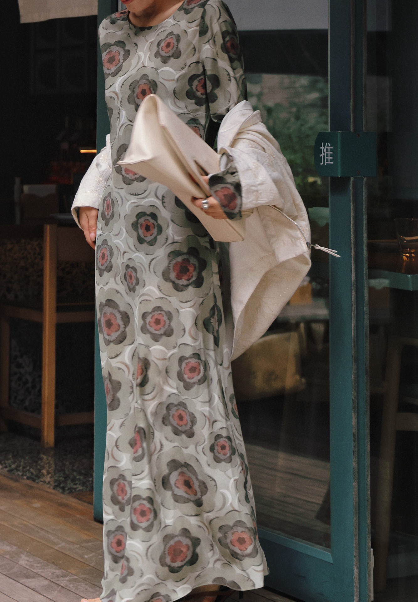 “High-Quality Women’s Clothes with Unique Chinese Wind and Fragrance VIVIENNE” - 图片 2