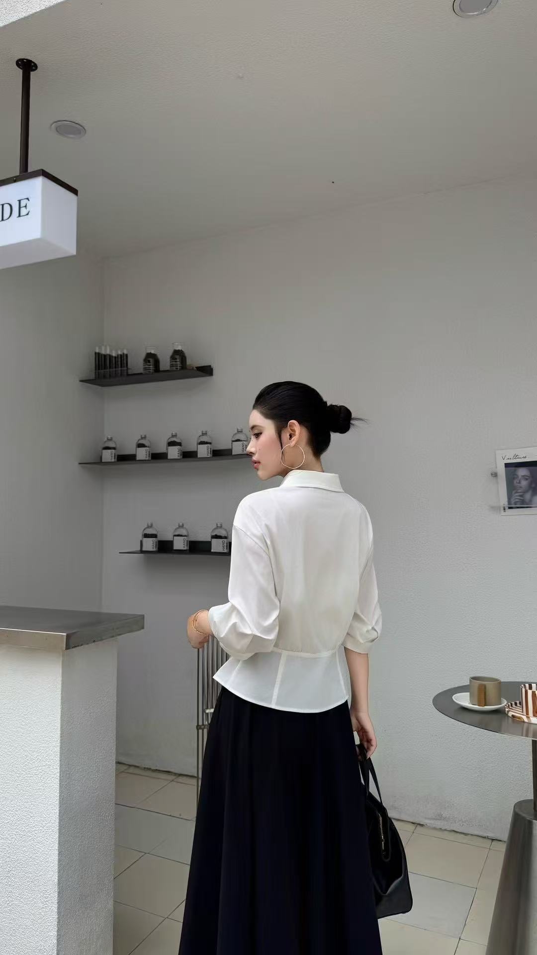 High-Quality Women’s Clothes: YSL Design Blends Workplace Fashion, Etiquette, and Elegance - 图片 3