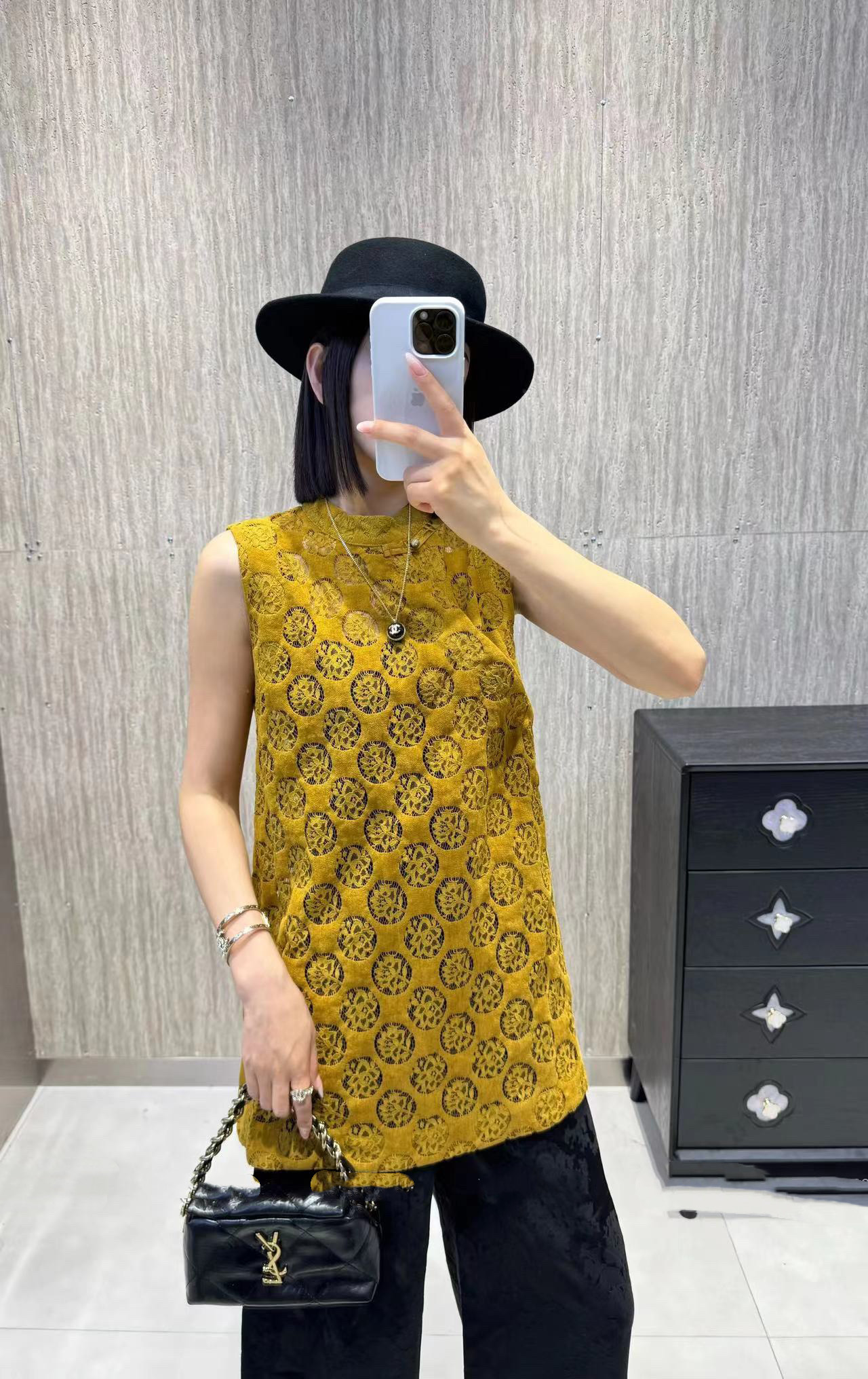 Elegant Chinese Style Hollow Vest, Sleeveless Jacquard Tank Top for Women