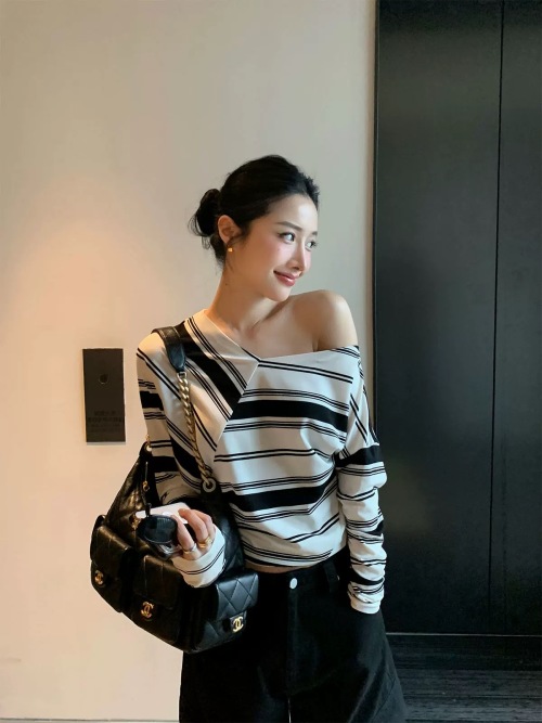 Striped Off-Shoulder Top, Elegant Asymmetrical Design, Stylish and Comfortable 1 Striped Off-Shoulder Top, Elegant Asymmetrical Design, Stylish and Comfortable
