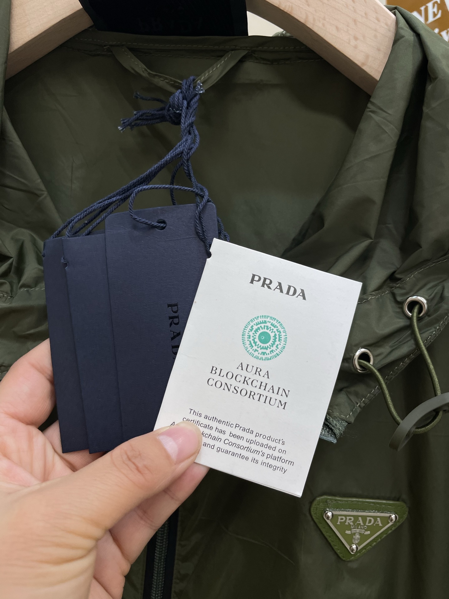 Prada-Männer. Jacke im Camping-Stil von Prada — photo 8