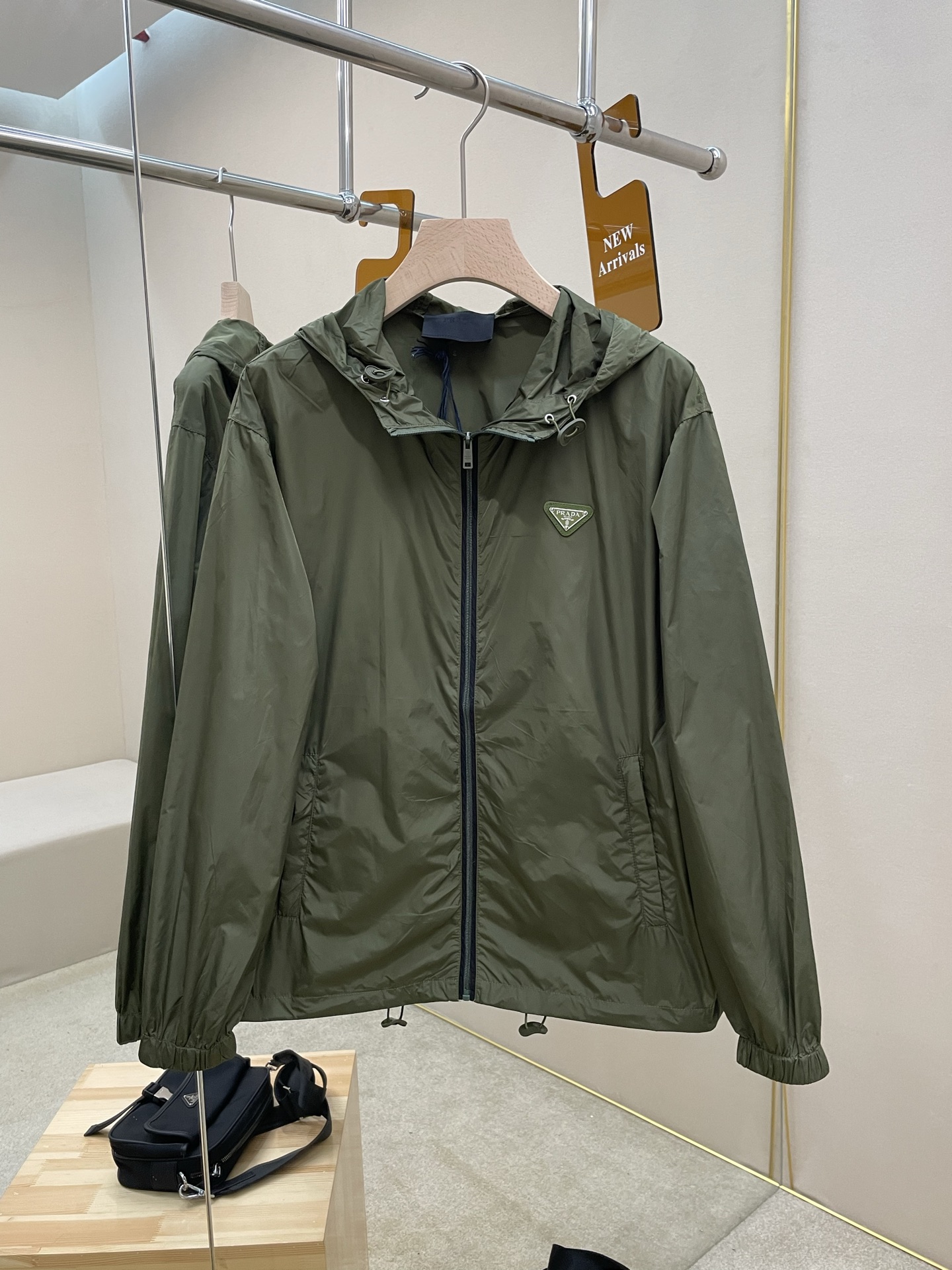 Prada-Männer. Jacke im Camping-Stil von Prada
