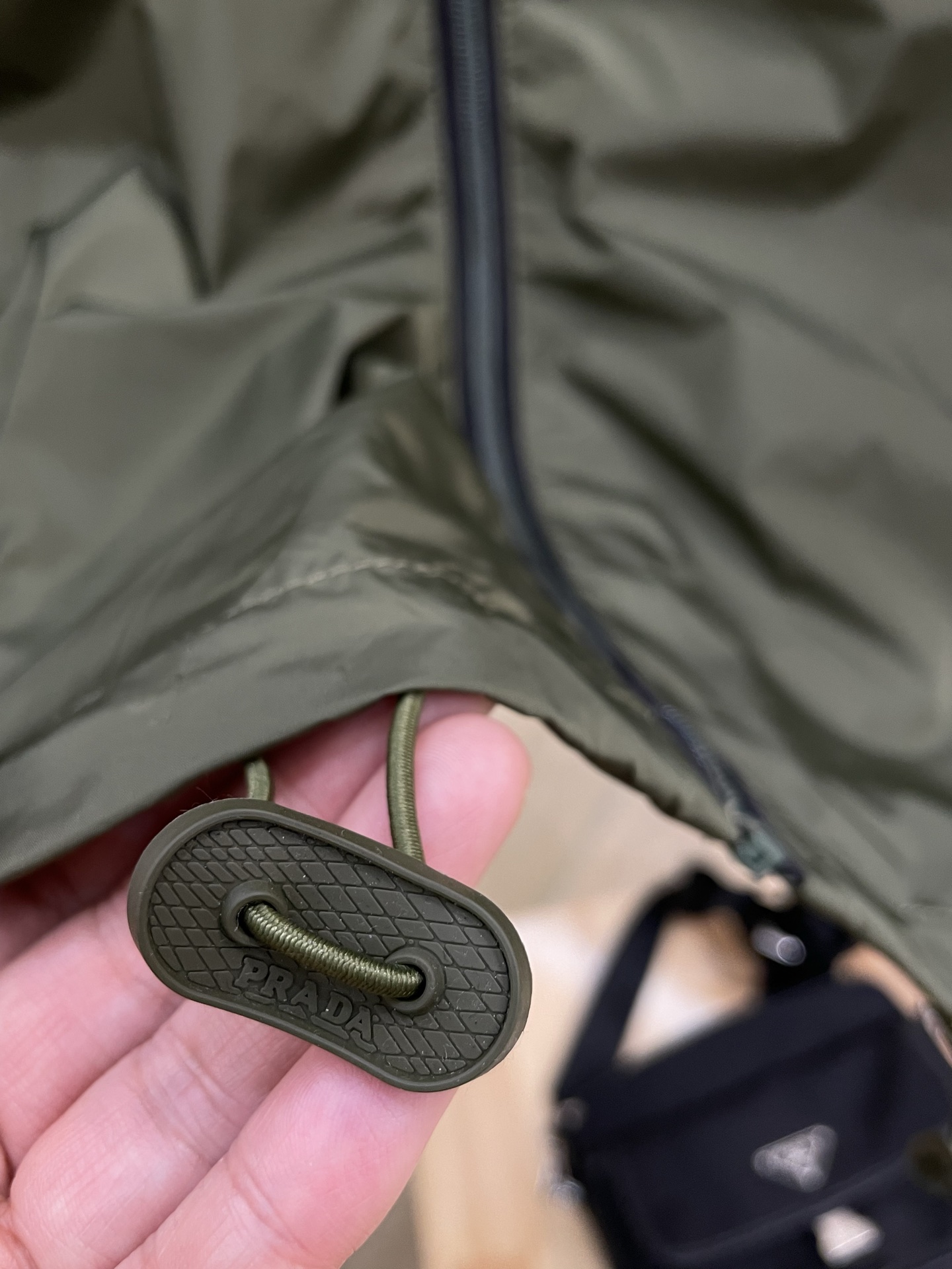 Prada-Männer. Jacke im Camping-Stil von Prada — photo 5