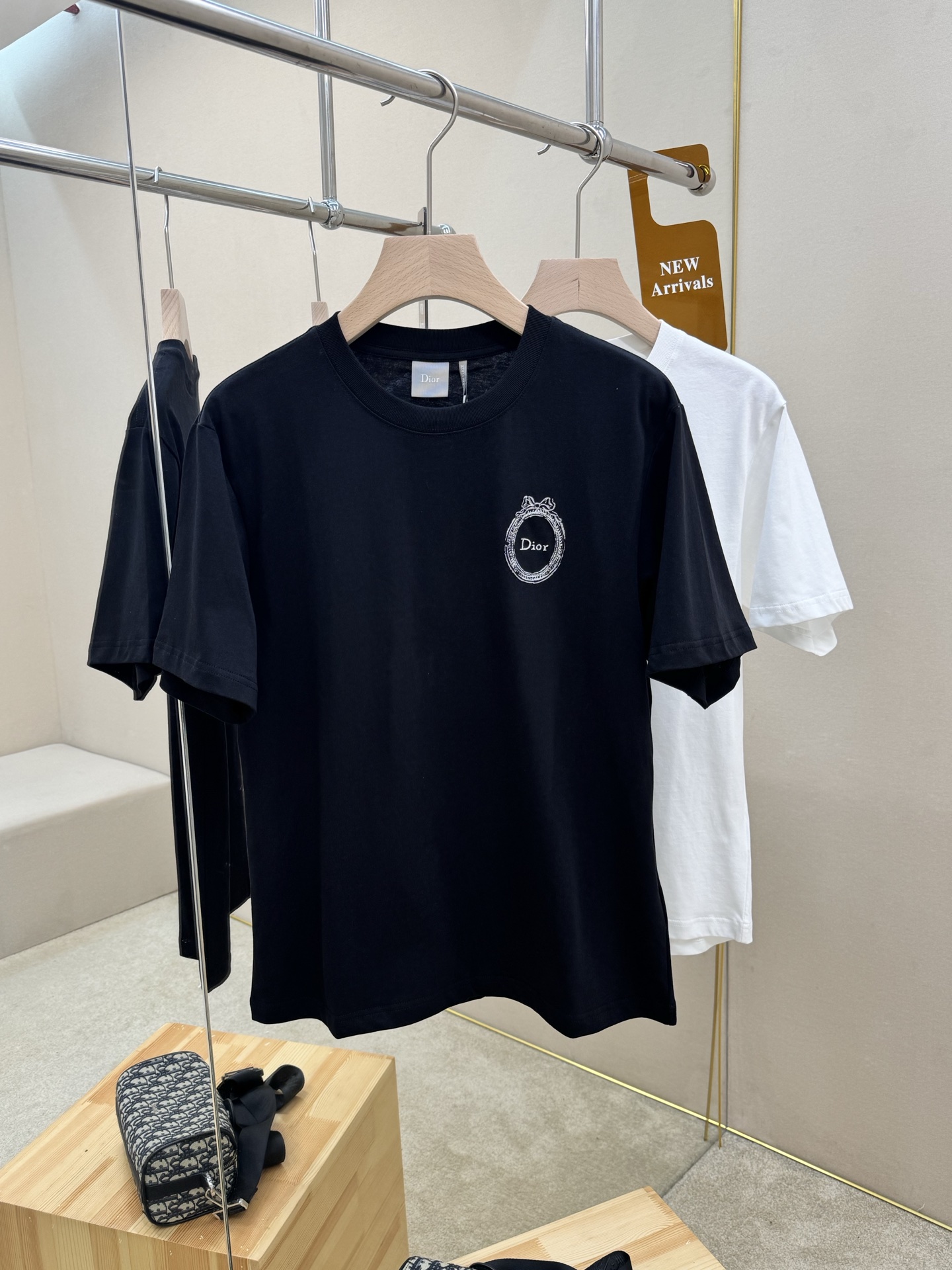 디올 남성 반팔 126964 Dior T Shirt 썸네일 이미지