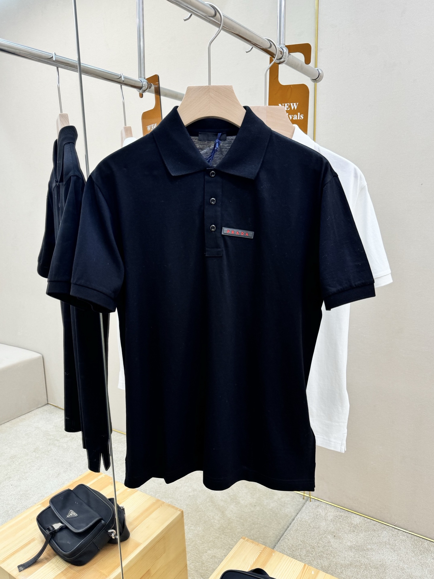 프라다 남성 반팔 133070 Prada T Shirt 썸네일 이미지