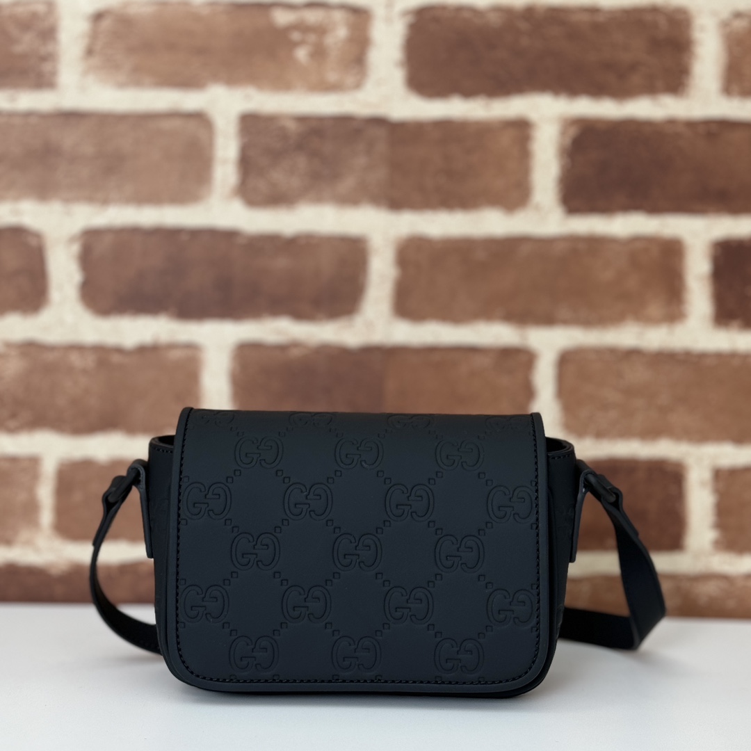 NO:204535,The quality of the counter, top-quality original goods, real-life photos!  Model number 794062 matte pressure G, size width 17.5x height 11x side width 6.5cm, batch, GUCCI [original leather], gucci19860909专柜品质,顶级原单货,实物实拍！款号794062哑克压G,尺寸宽17.5x高11x侧宽6.5cm,批,GUCCI【原厂皮】,gucci,Bag