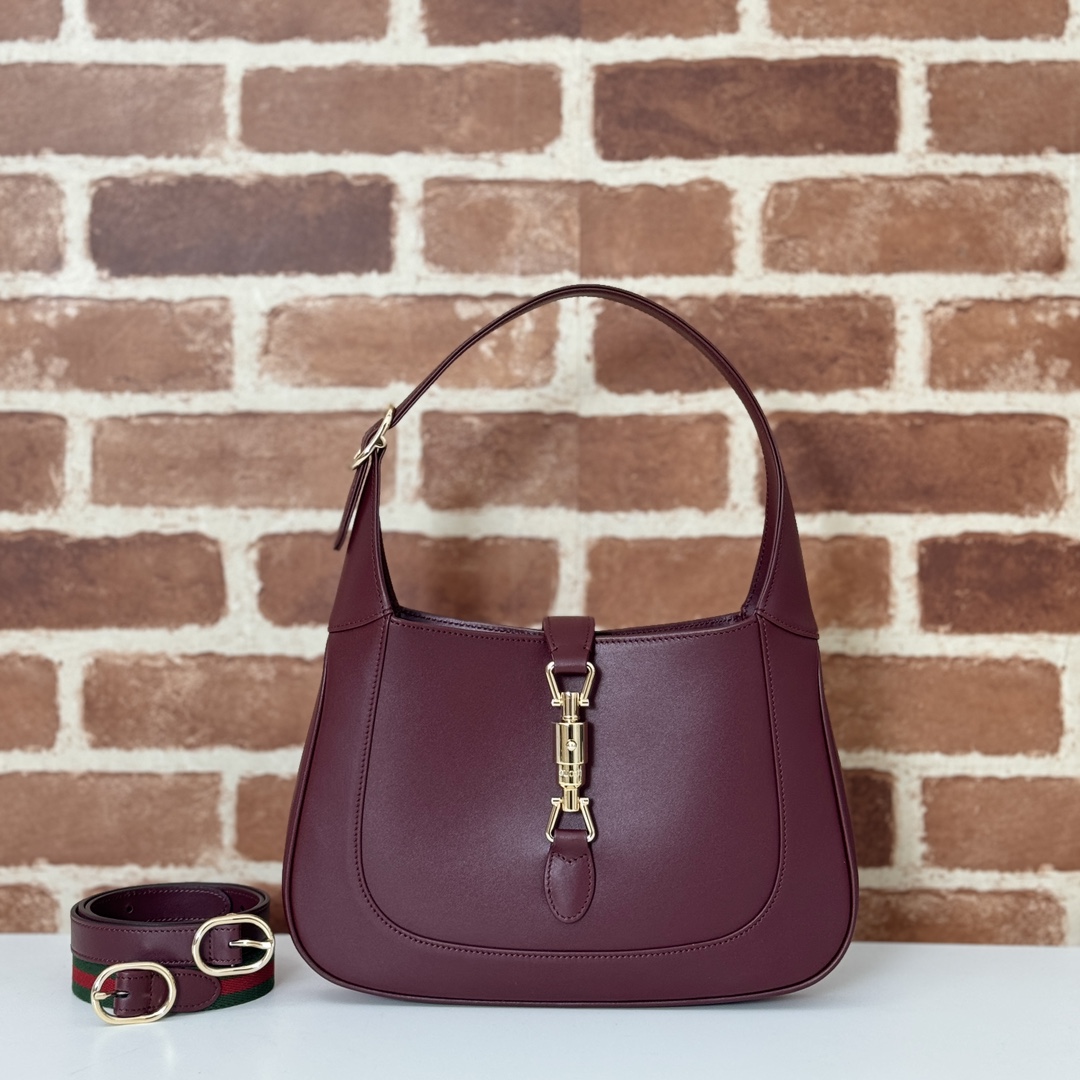 NO:202279,The quality of the counter, top-quality original goods, real-life photos!  Model number 810232 burgundy plain pattern, size width 27.5X height 19X side width 4cm, batch, GUCCI [original leather], gucci19860909专柜品质,顶级原单货,实物实拍！款号810232酒红平纹,尺寸宽27.5X高19X侧宽4cm,批,GUCCI【原厂皮】,gucci,Bag
